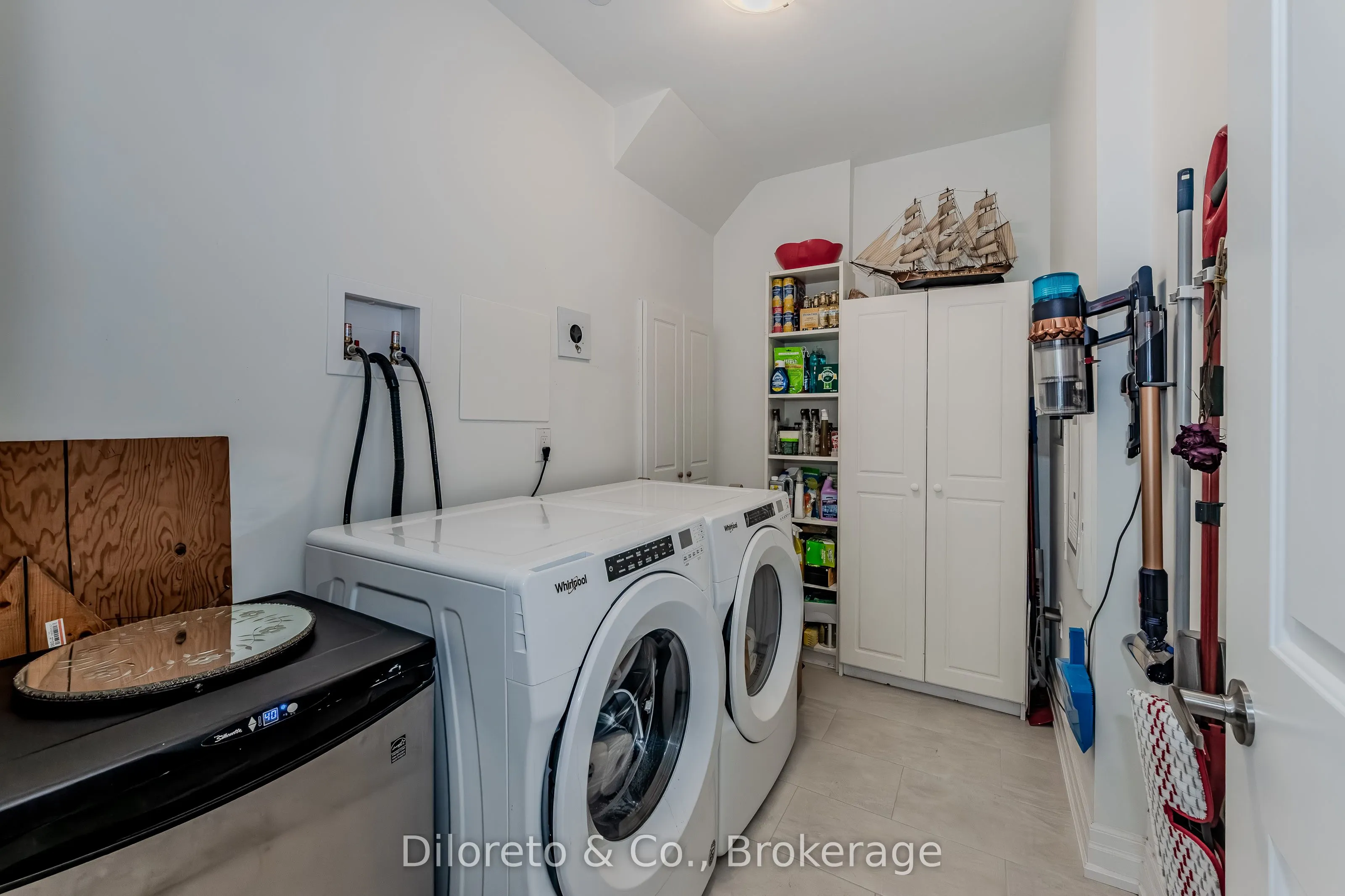 1878 Gordon Street, #105