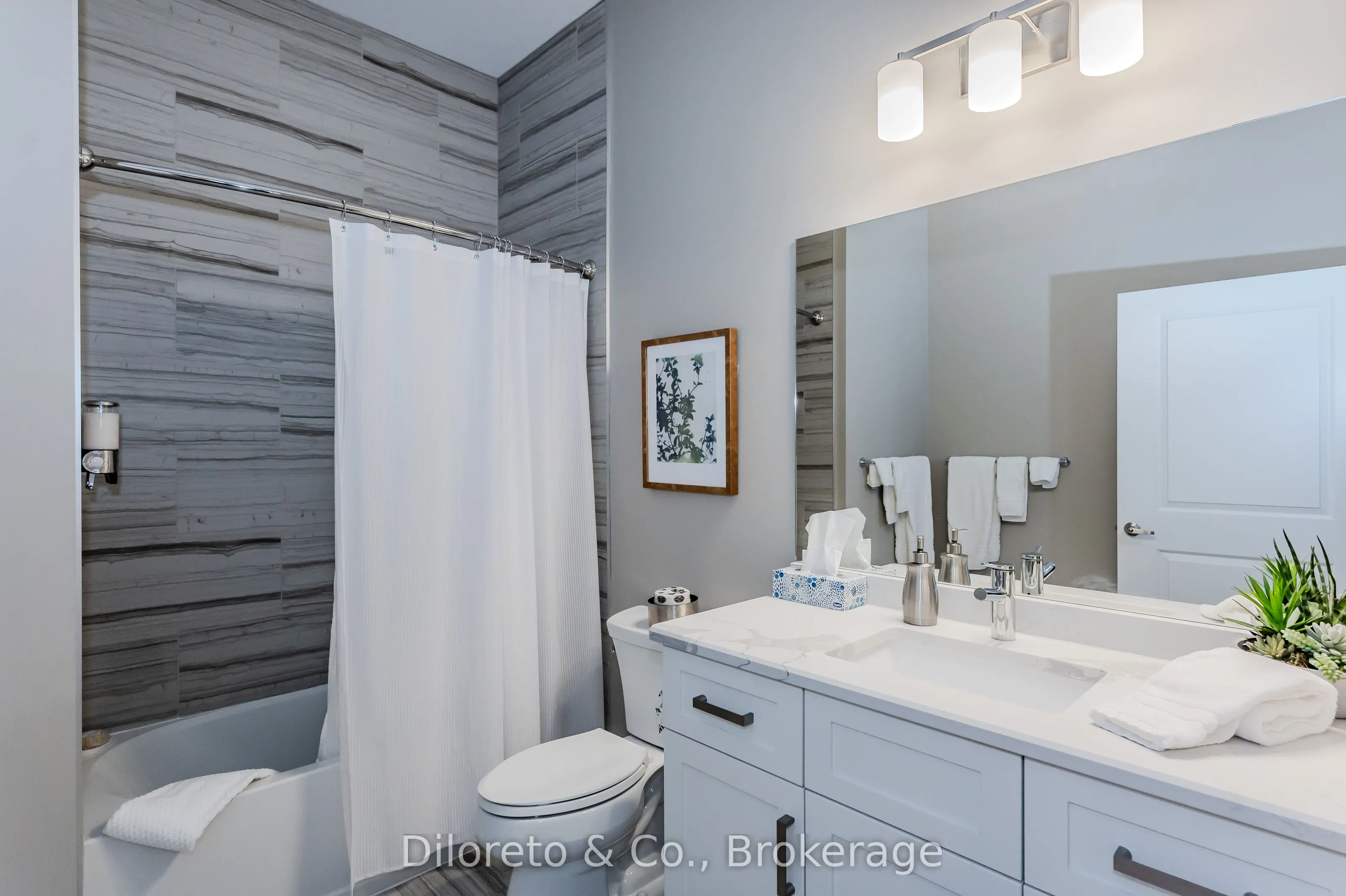 1878 Gordon Street, #105