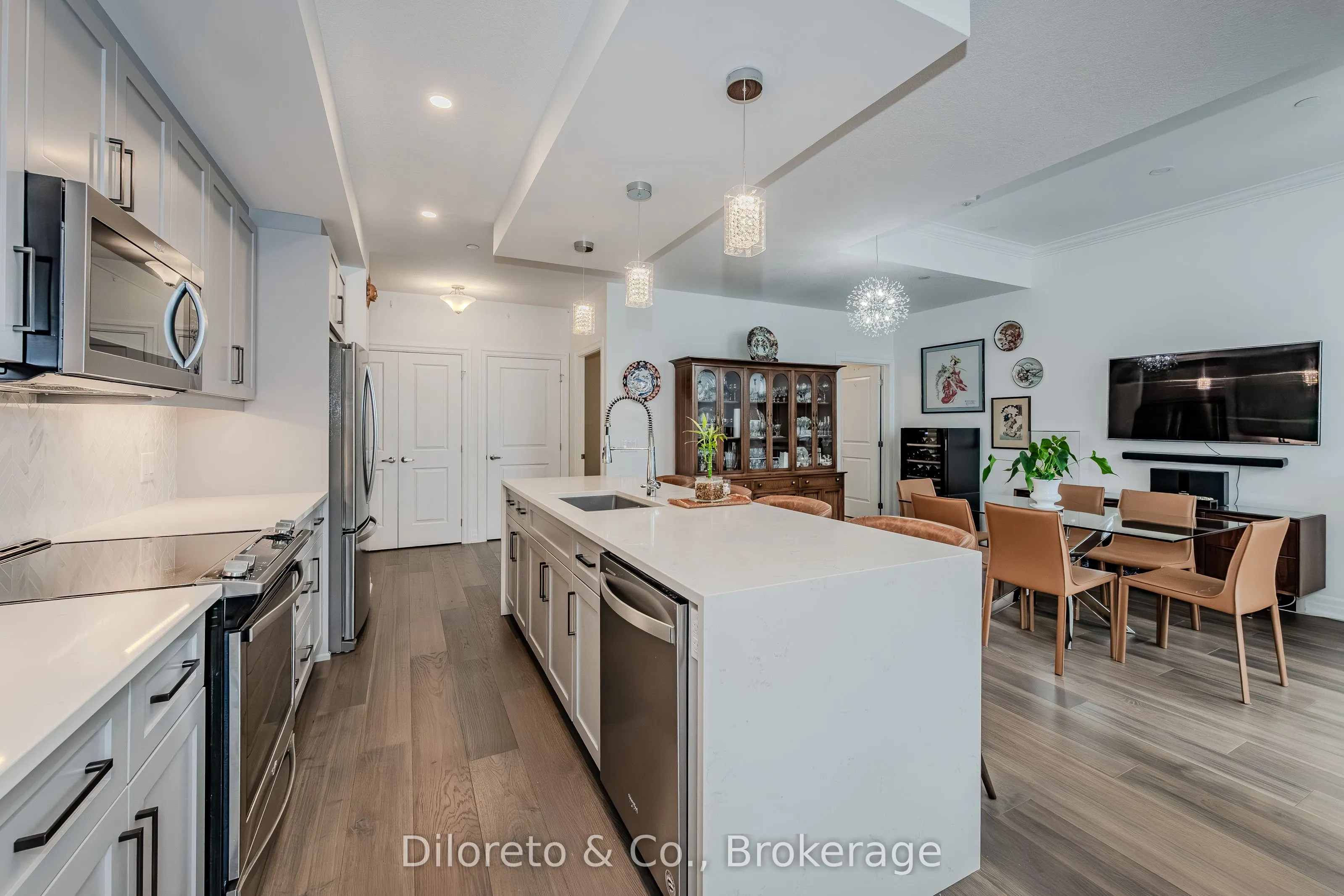 1878 Gordon Street, #105