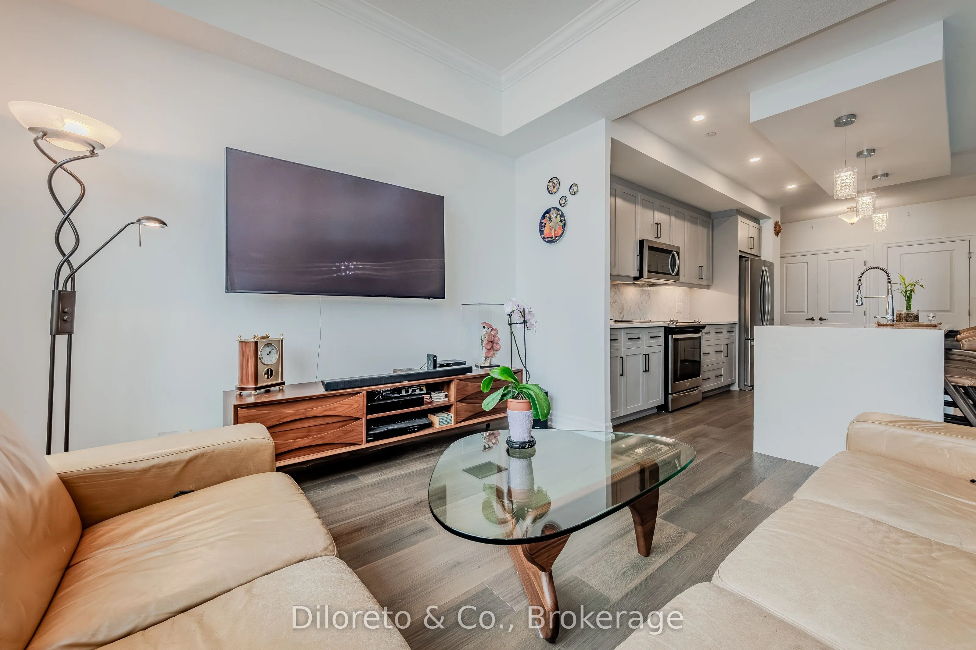 1878 Gordon Street, #105