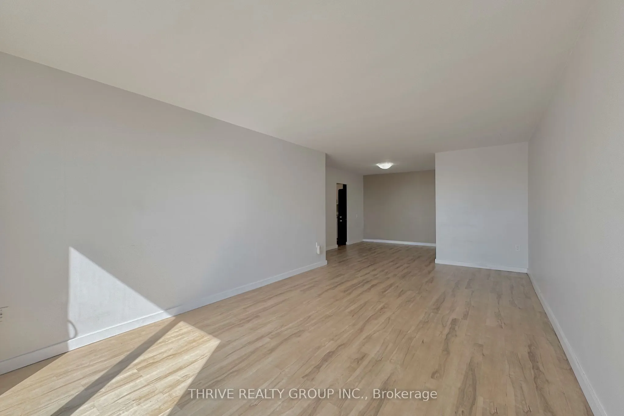 573 Mornington Avenue, #1111