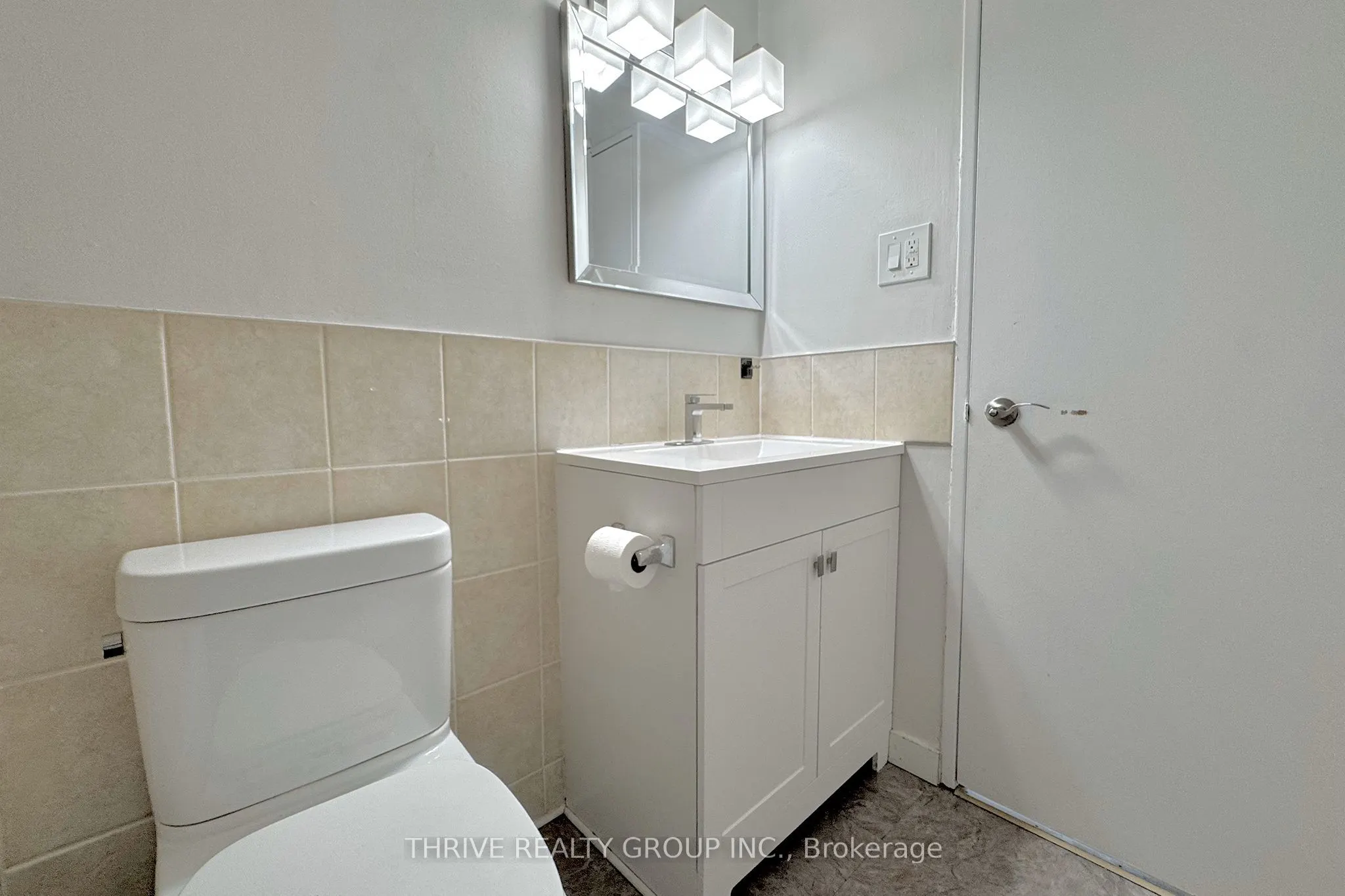 573 Mornington Avenue, #1111