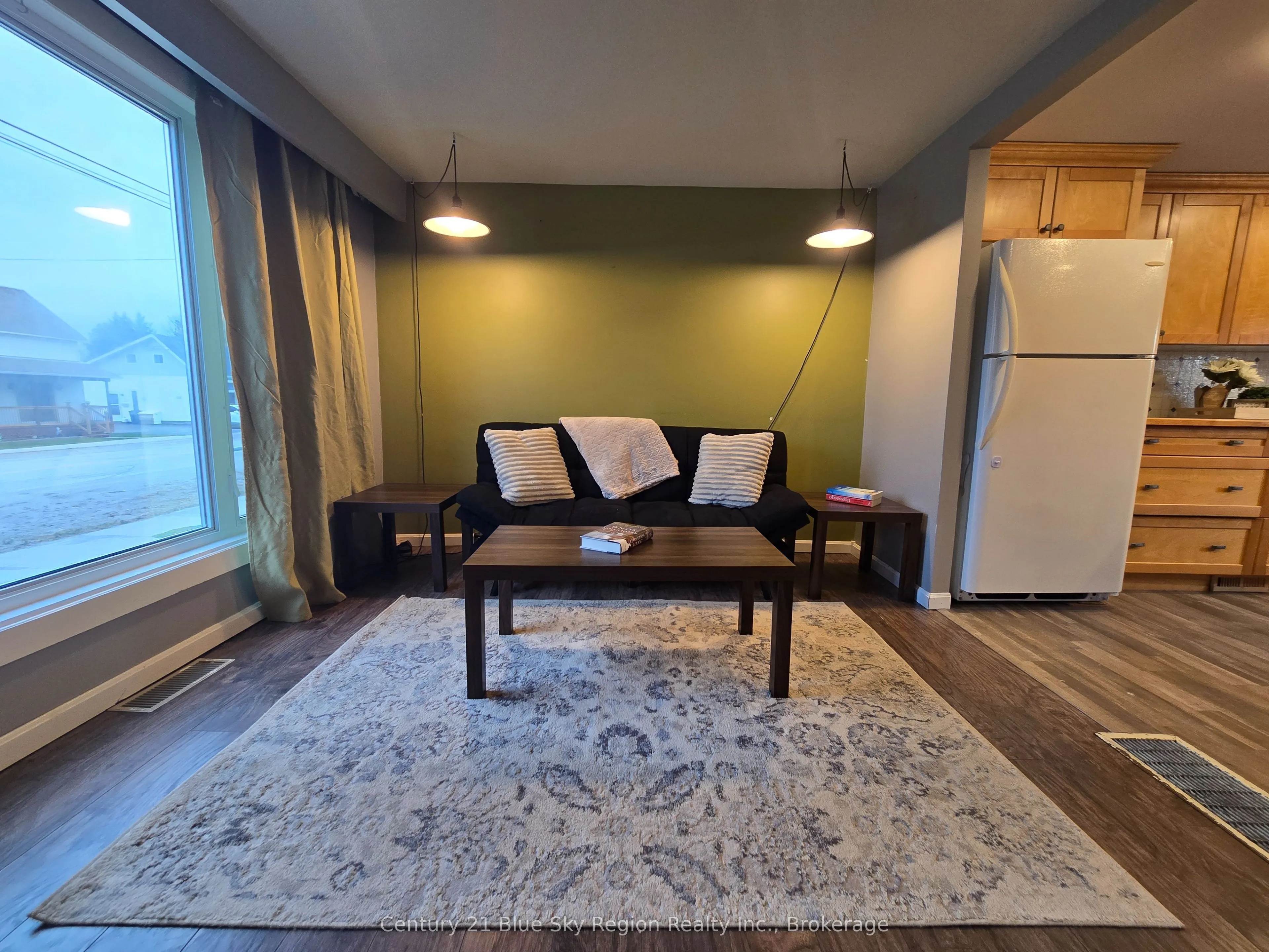 66 Principale Street W