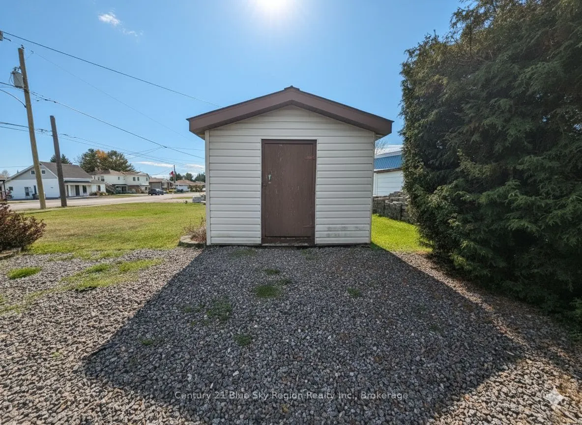 66 Principale Street W