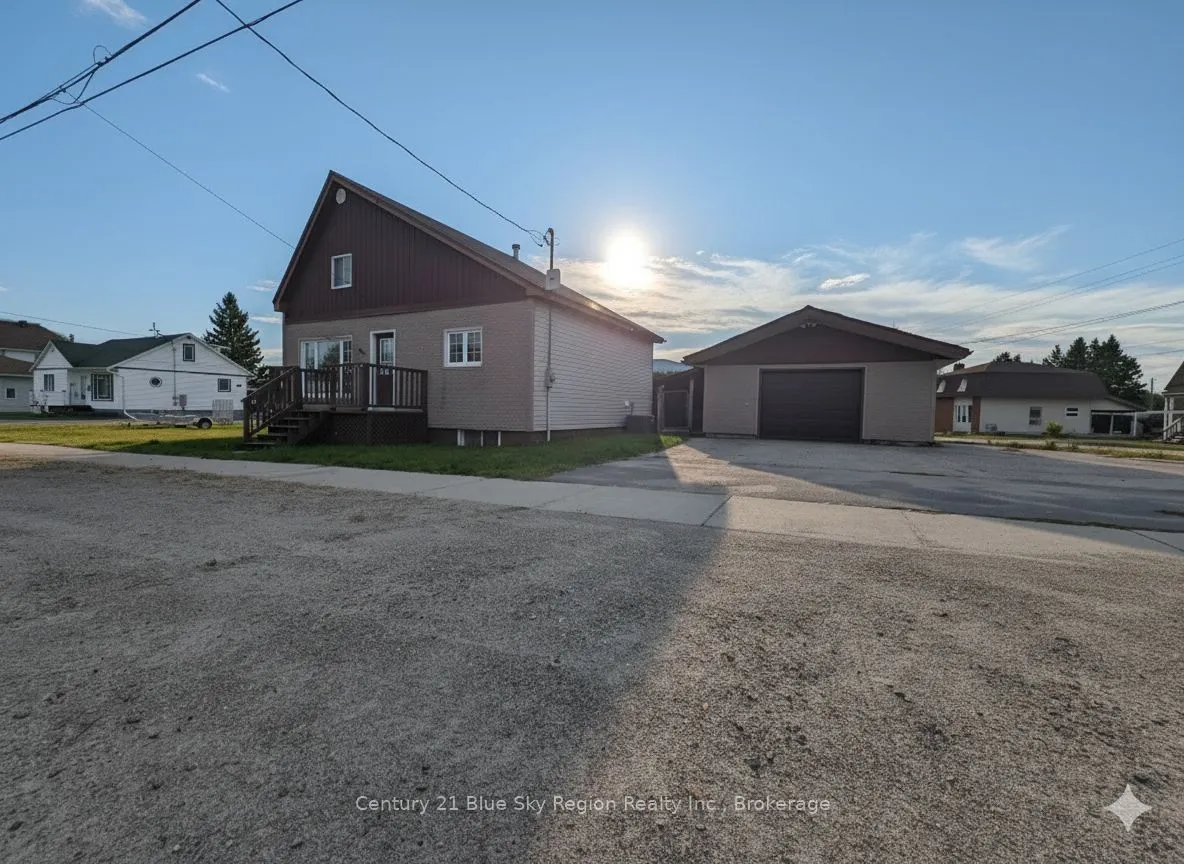 66 Principale Street W