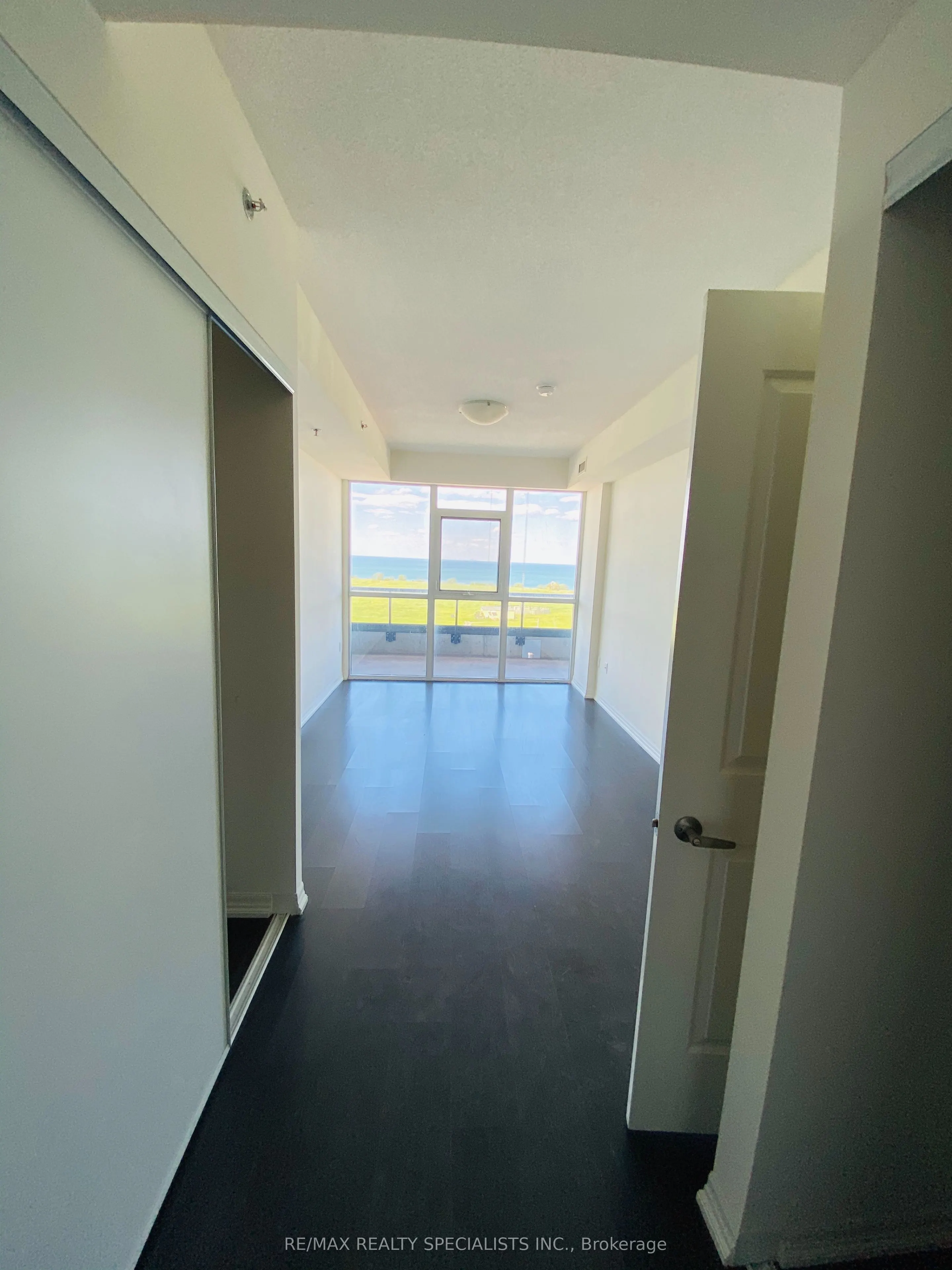 560 North Service Road, #807