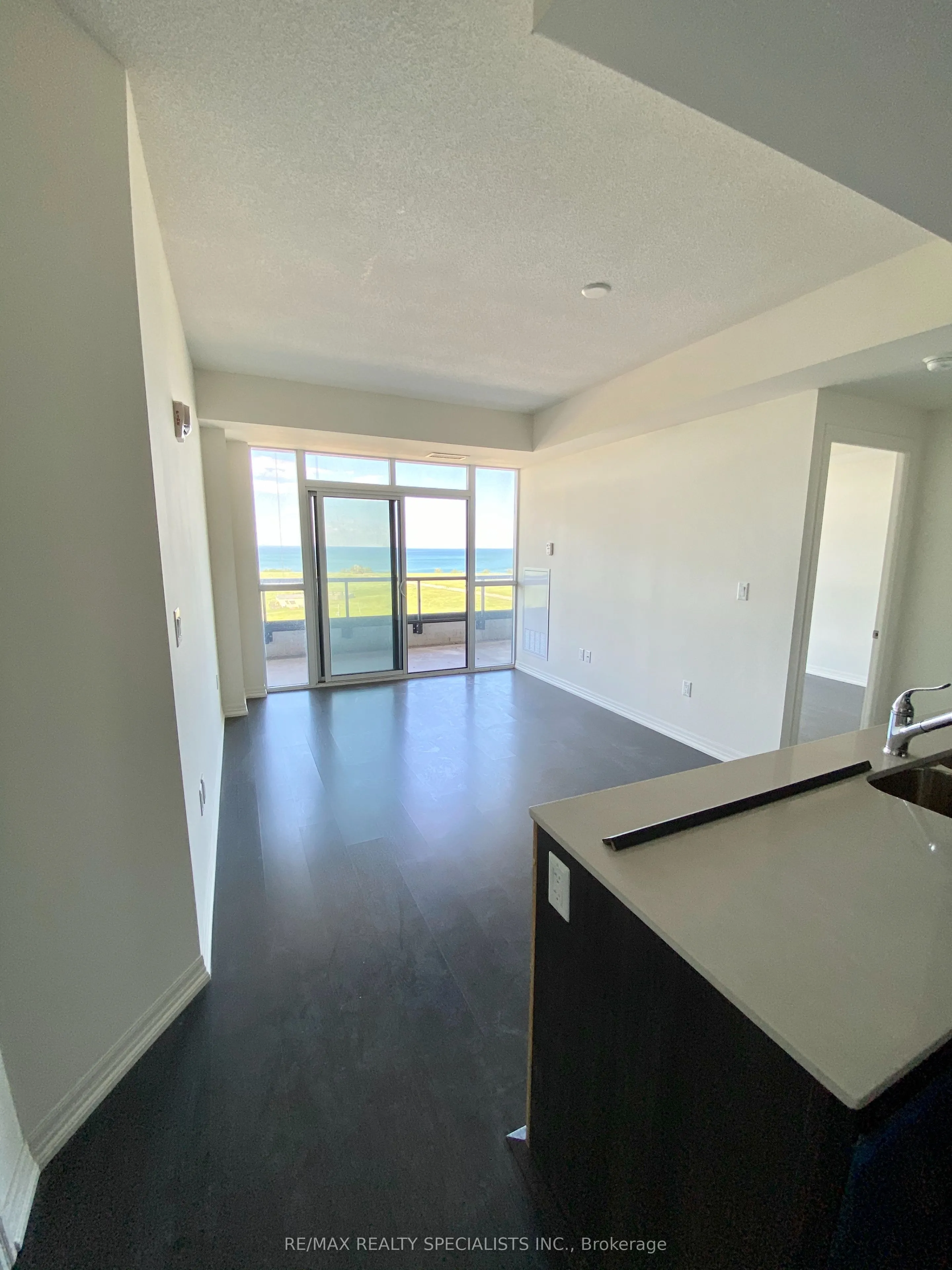 560 North Service Road, #807