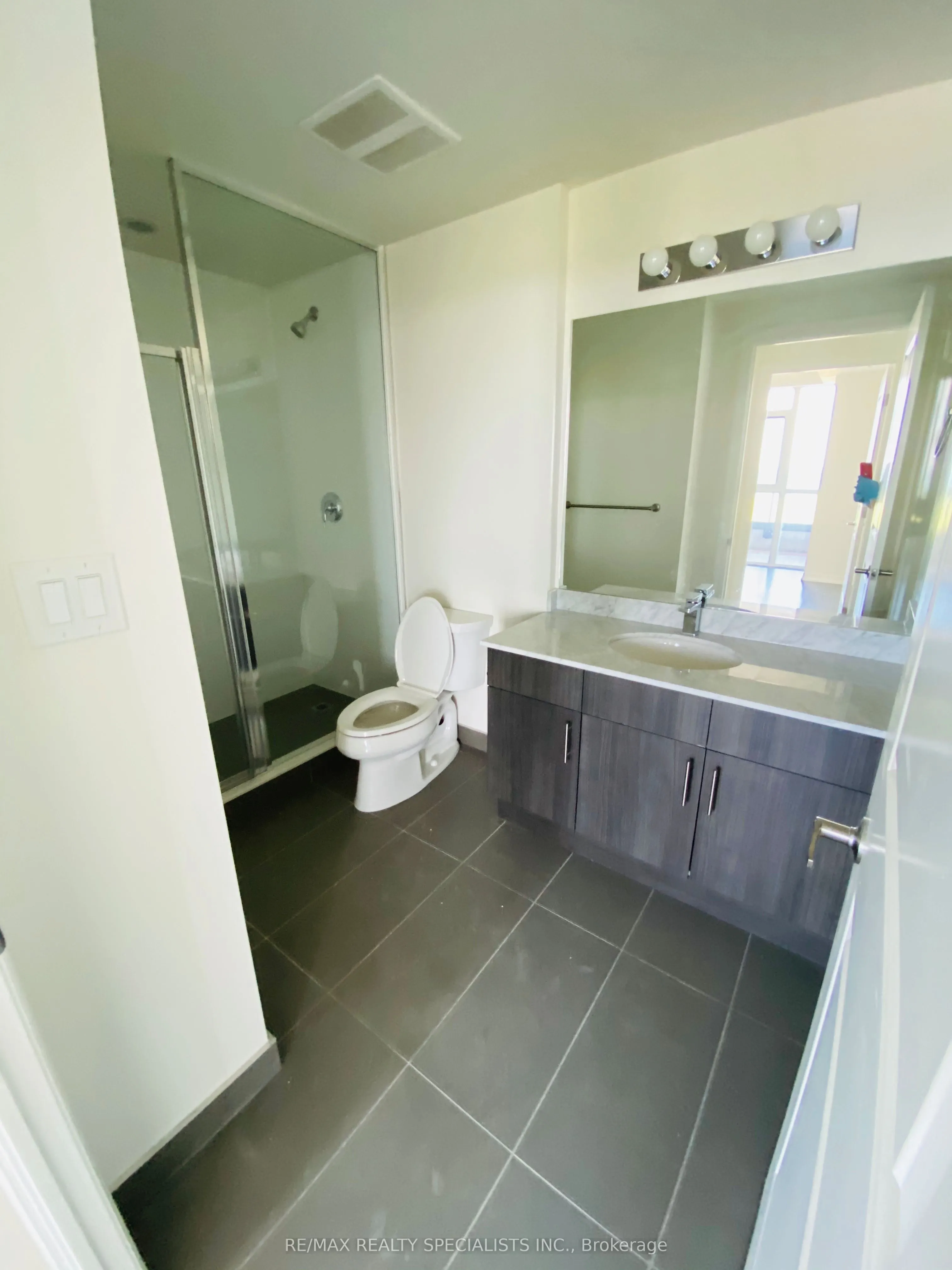 560 North Service Road, #807