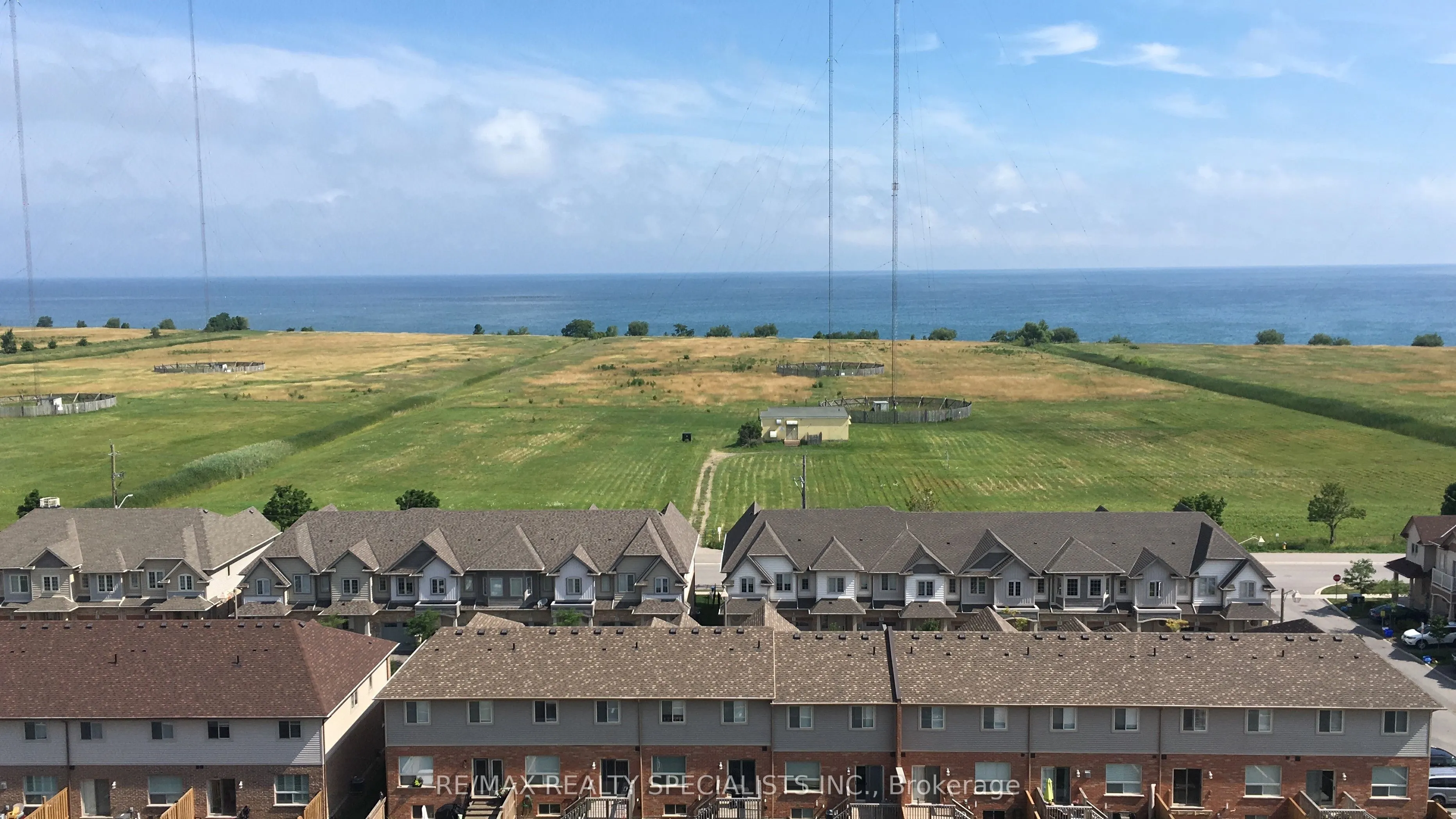 560 North Service Road, #807