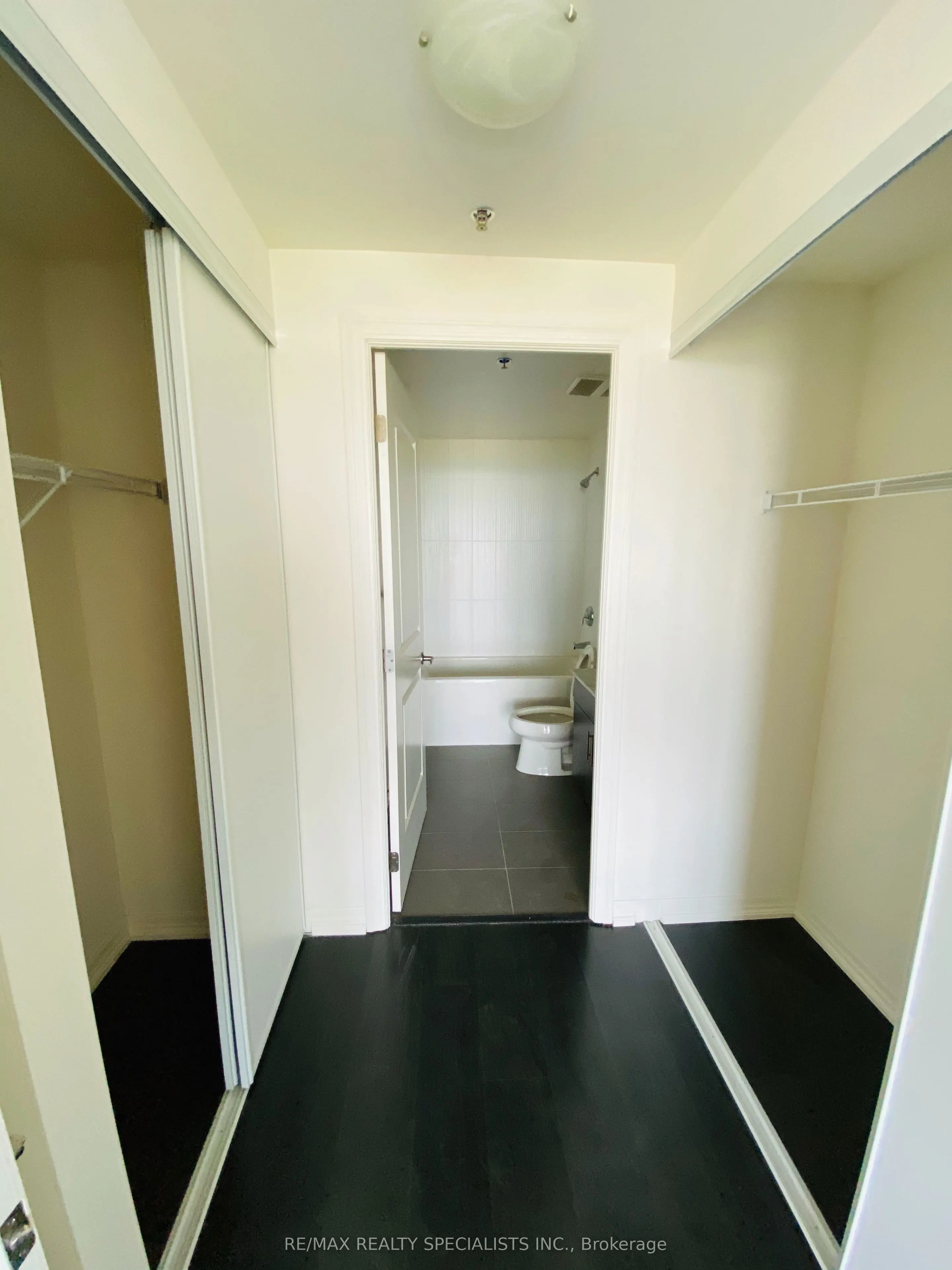 560 North Service Road, #807