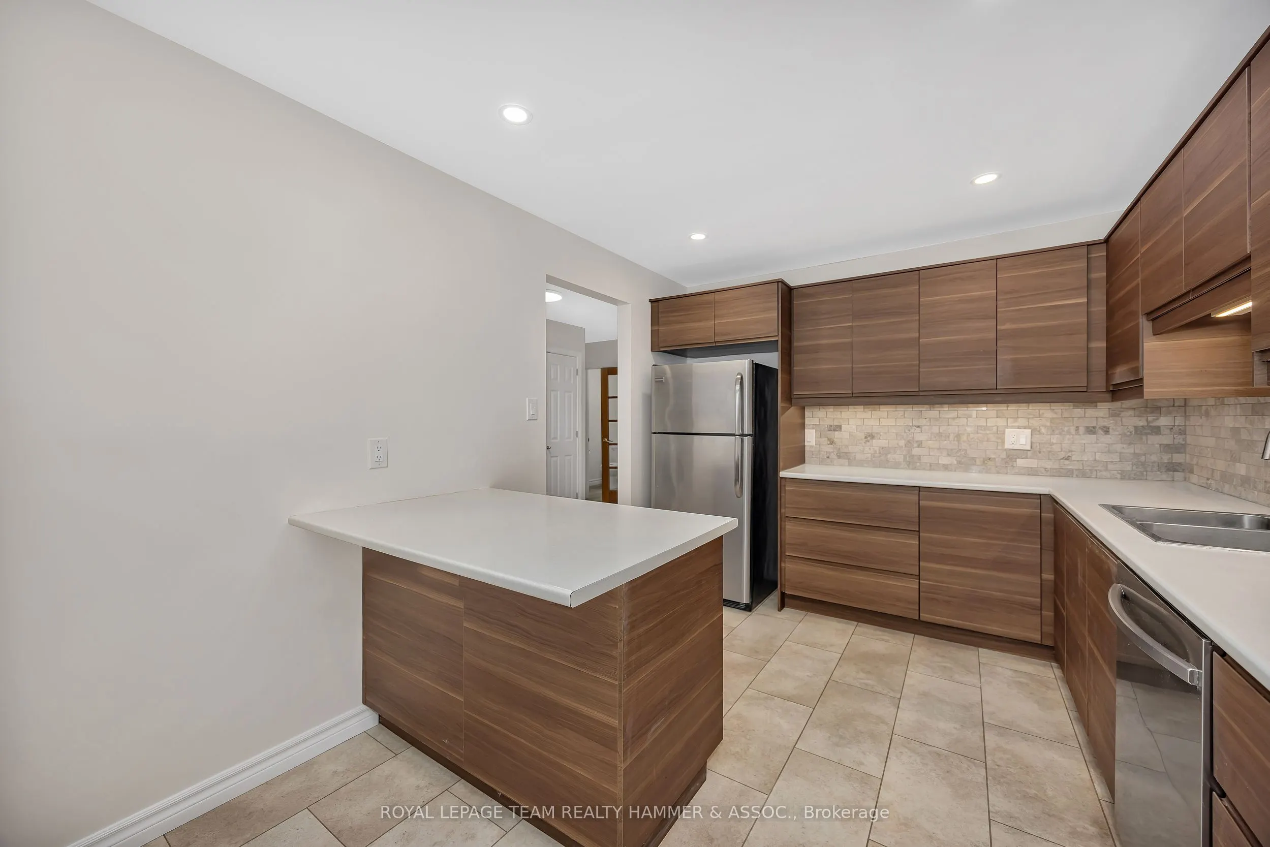 8 Chisholm Court, #4