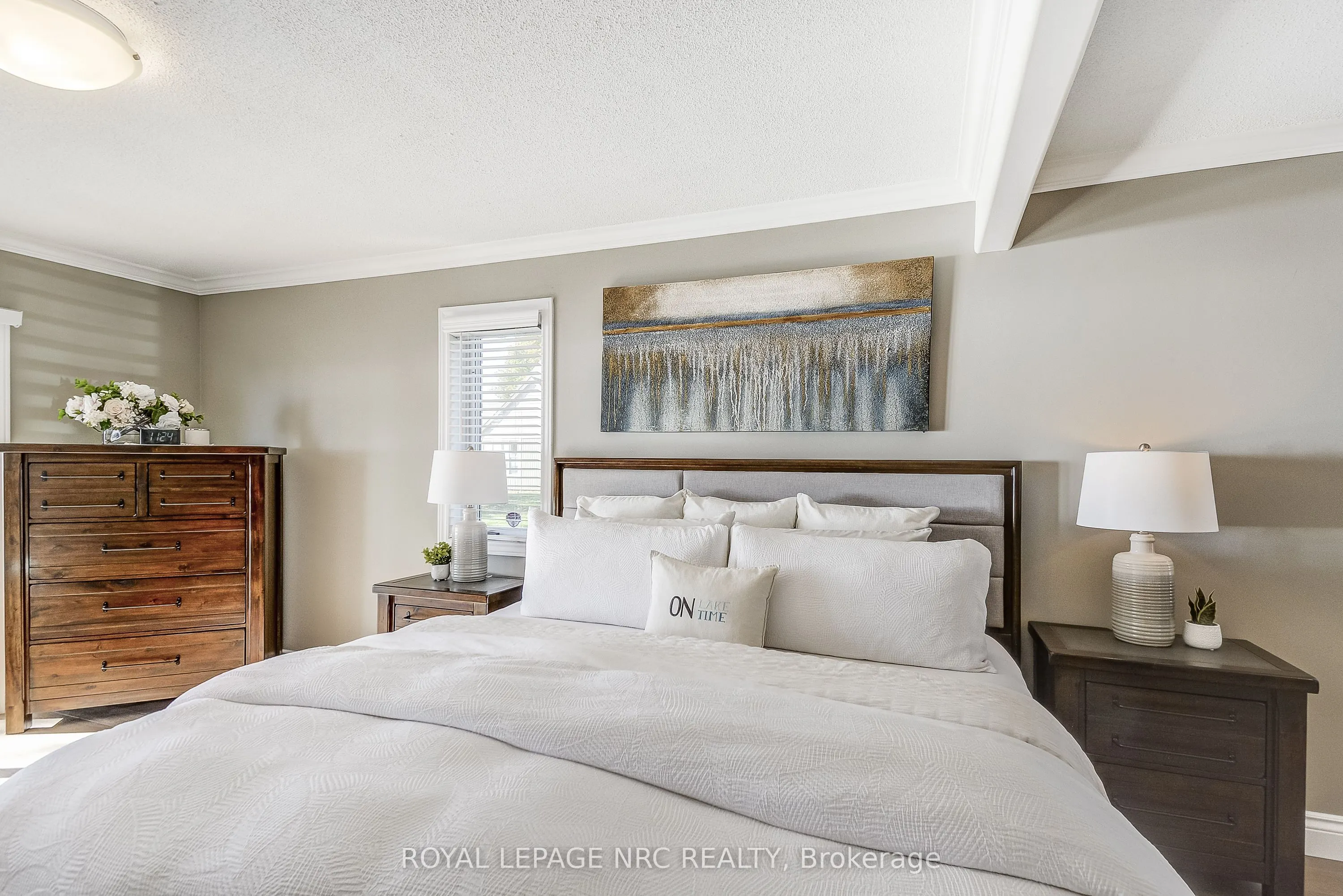 10781 Lakeshore Road W