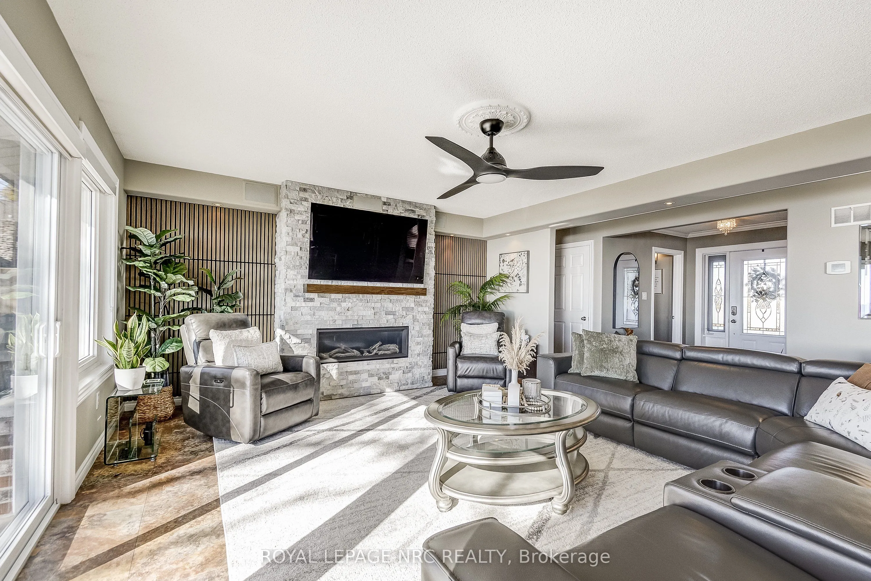 10781 Lakeshore Road W