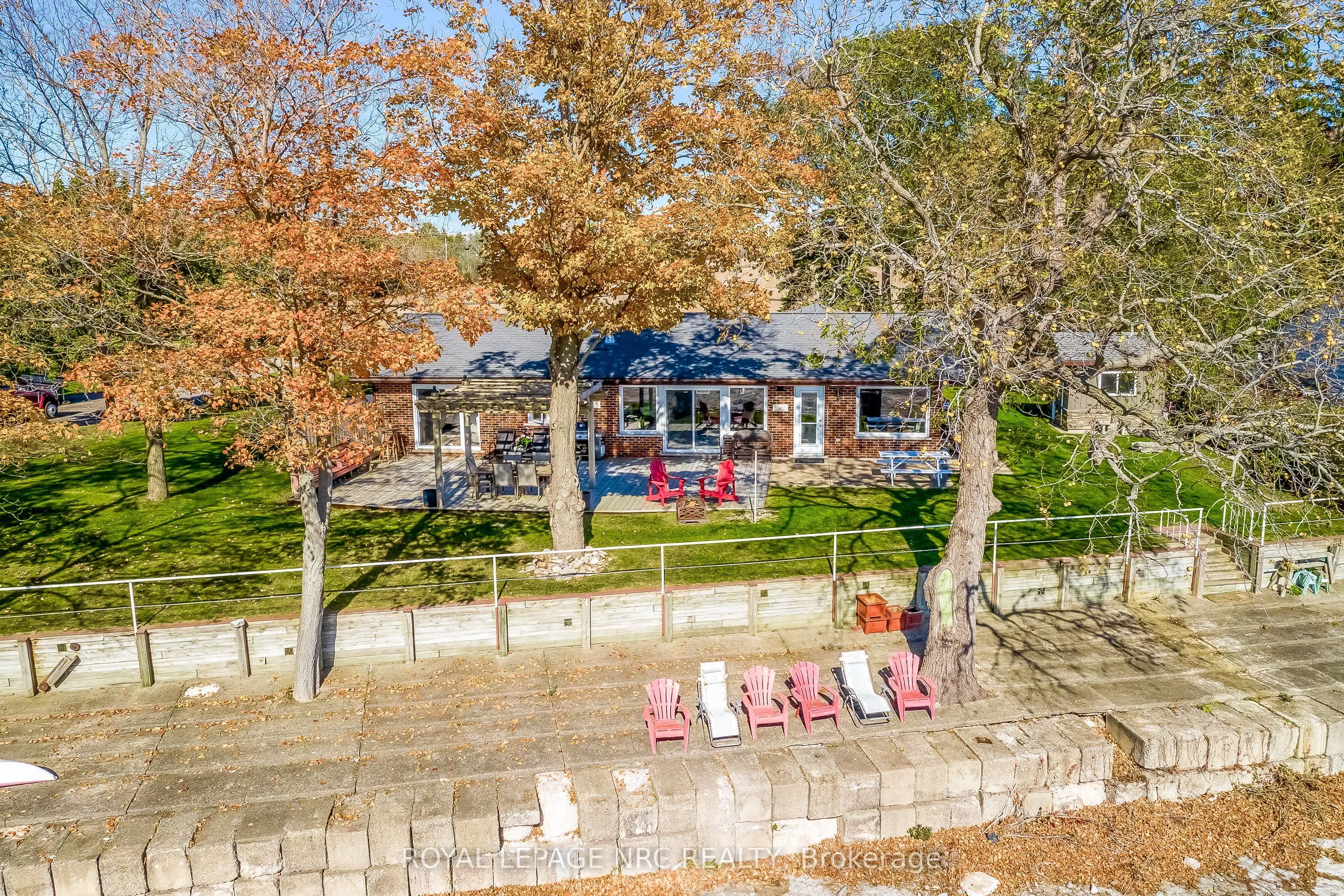 10781 Lakeshore Road W