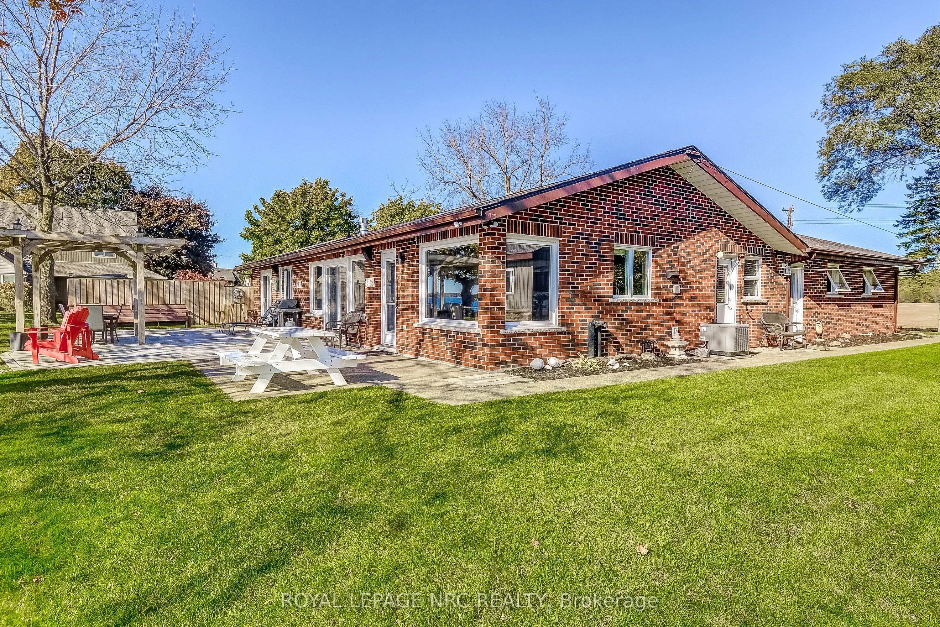 10781 Lakeshore Road W