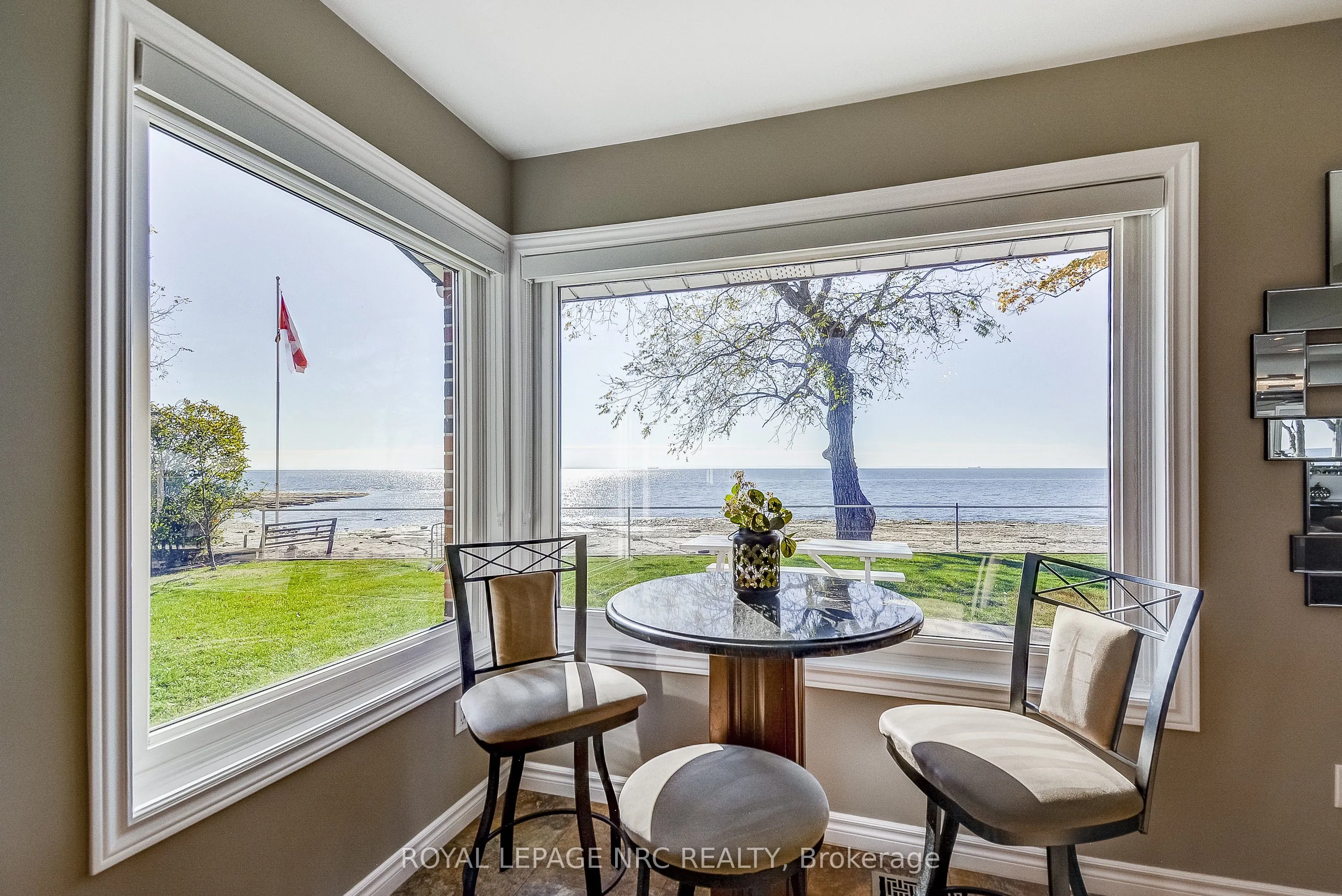 10781 Lakeshore Road W