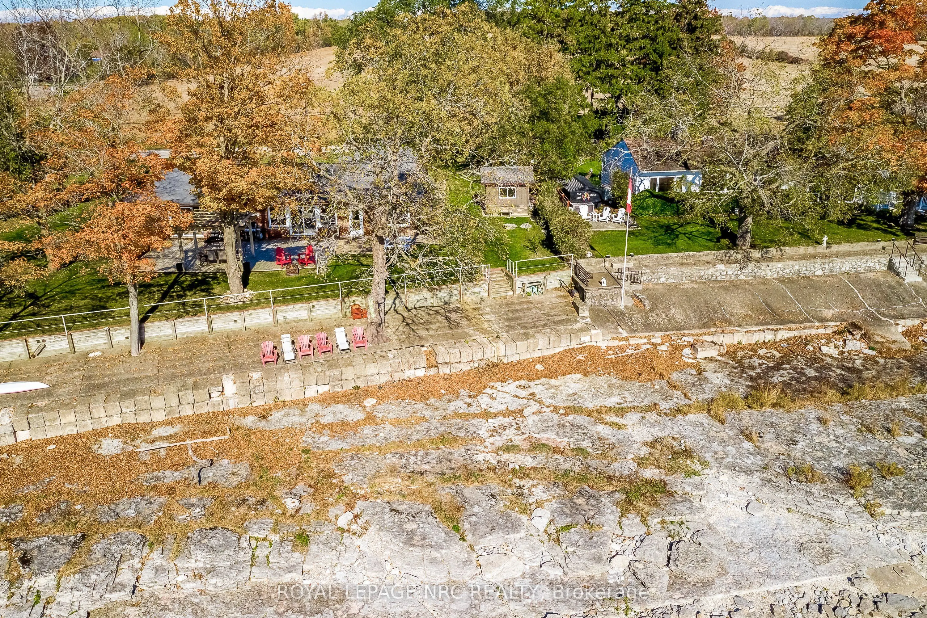 10781 Lakeshore Road W