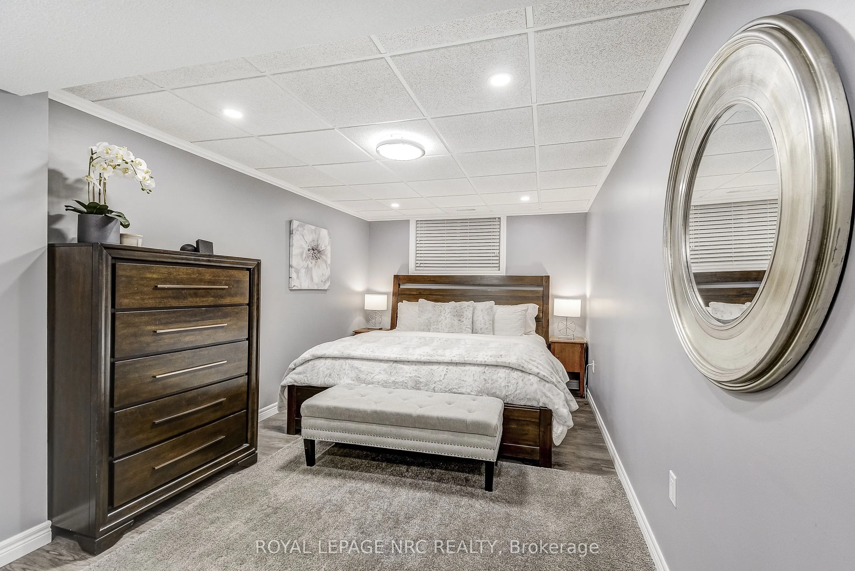 10781 Lakeshore Road W