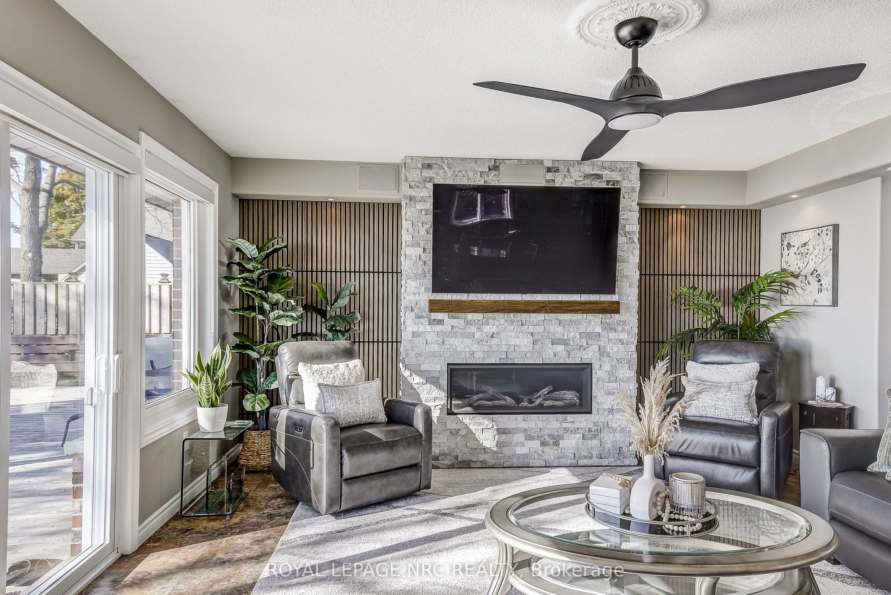 10781 Lakeshore Road W