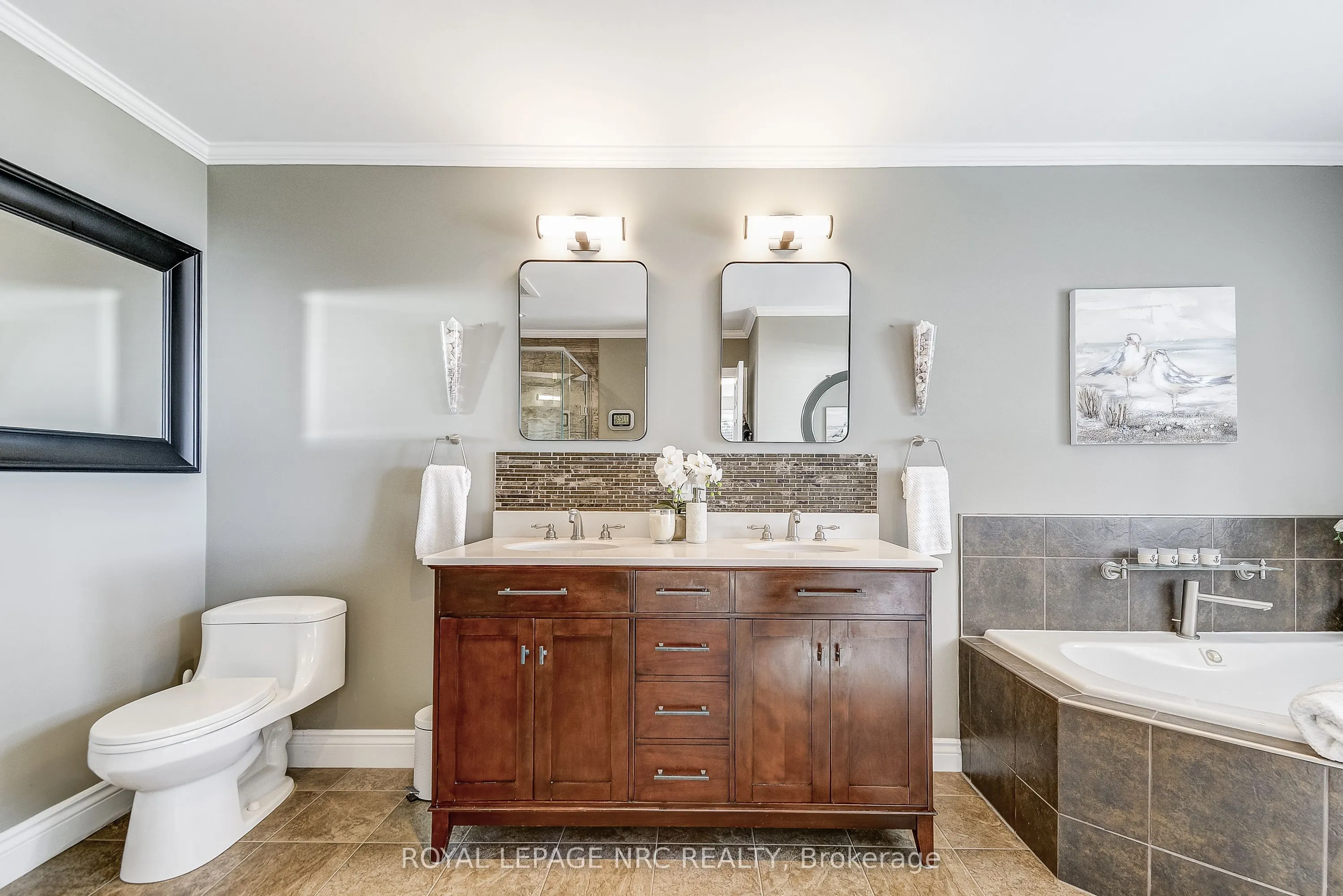 10781 Lakeshore Road W