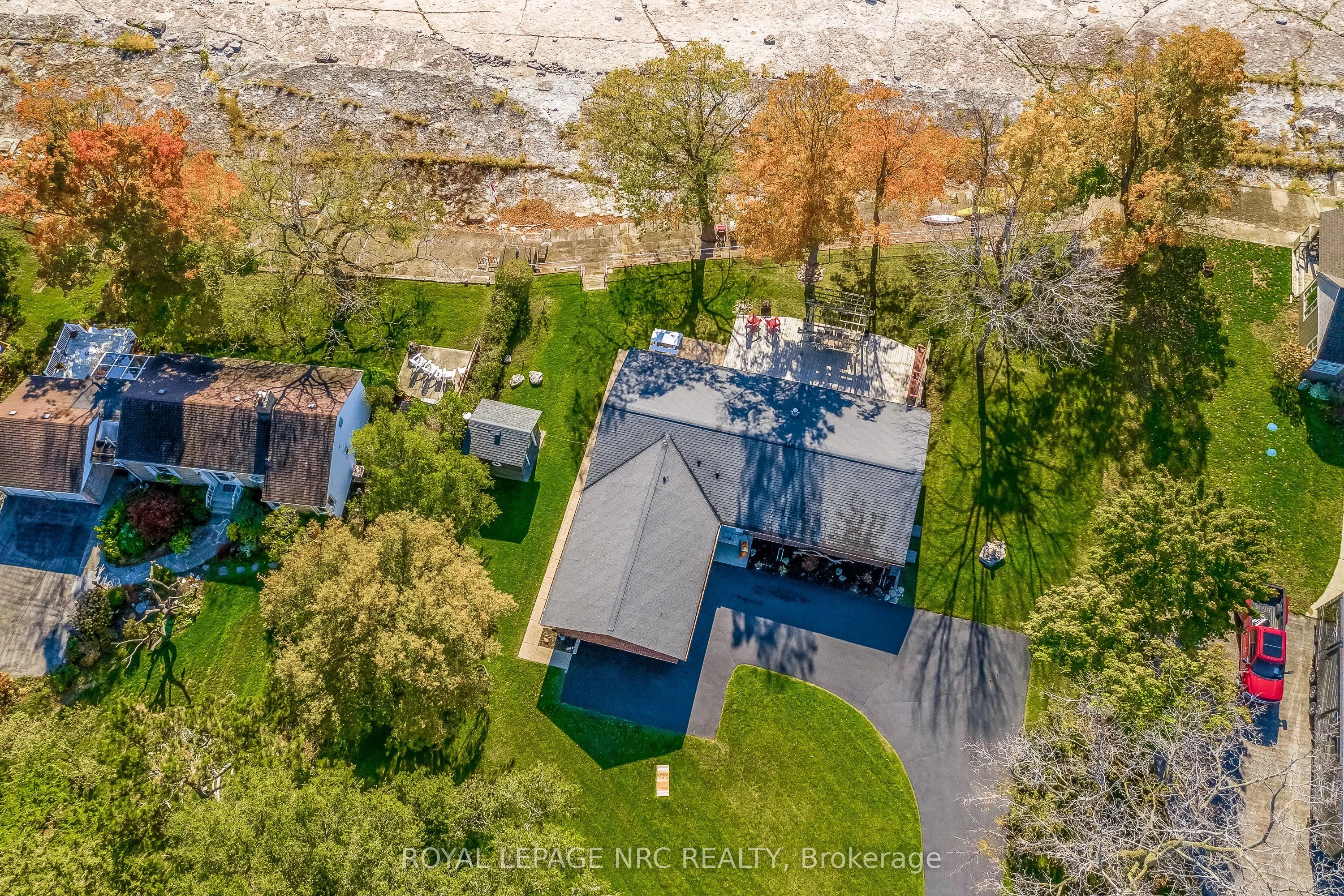 10781 Lakeshore Road W