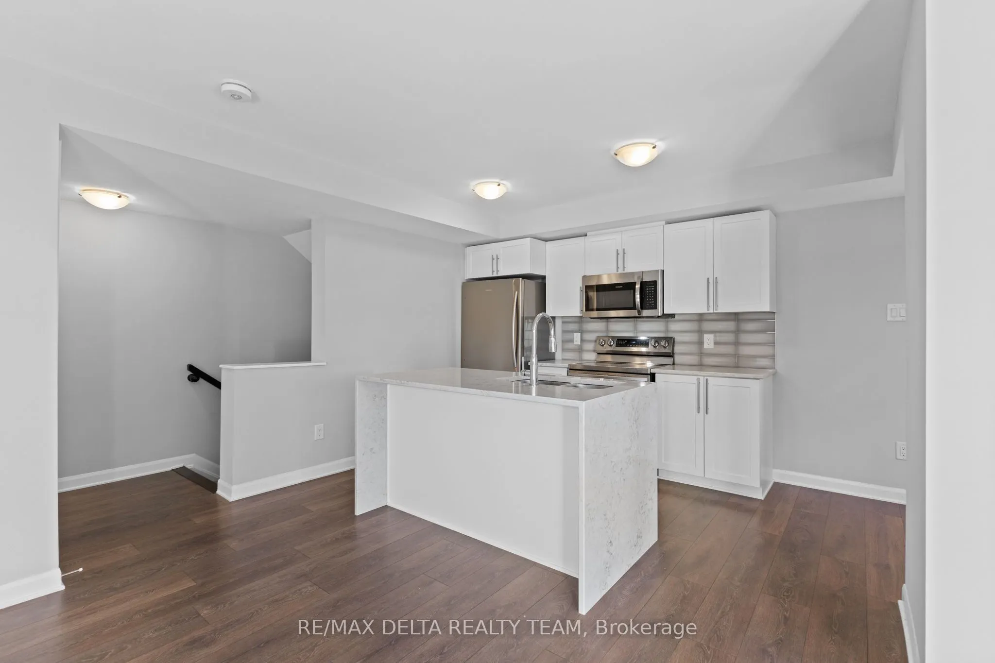 706 AMBERWING Private, #A