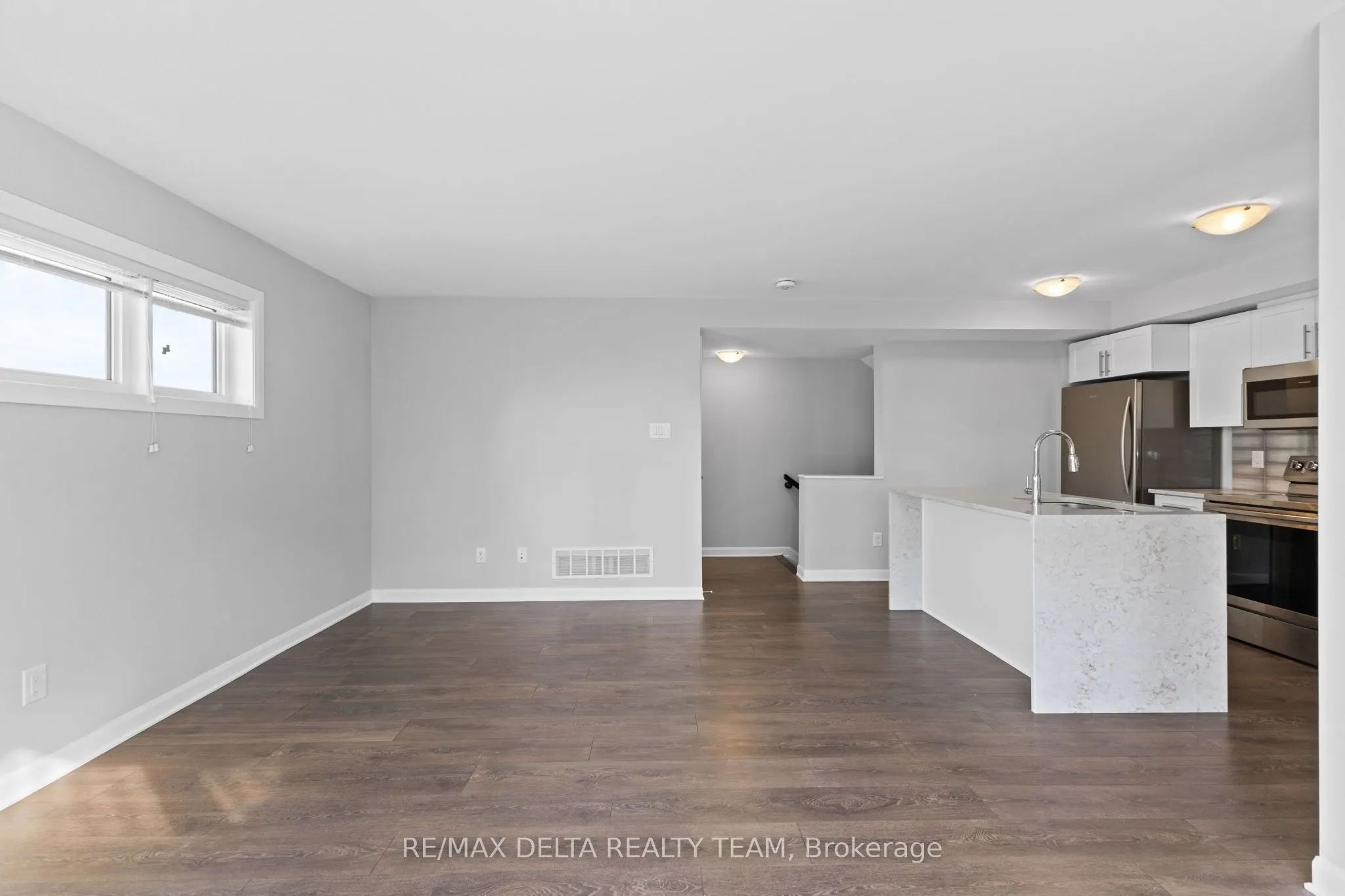 706 AMBERWING Private, #A