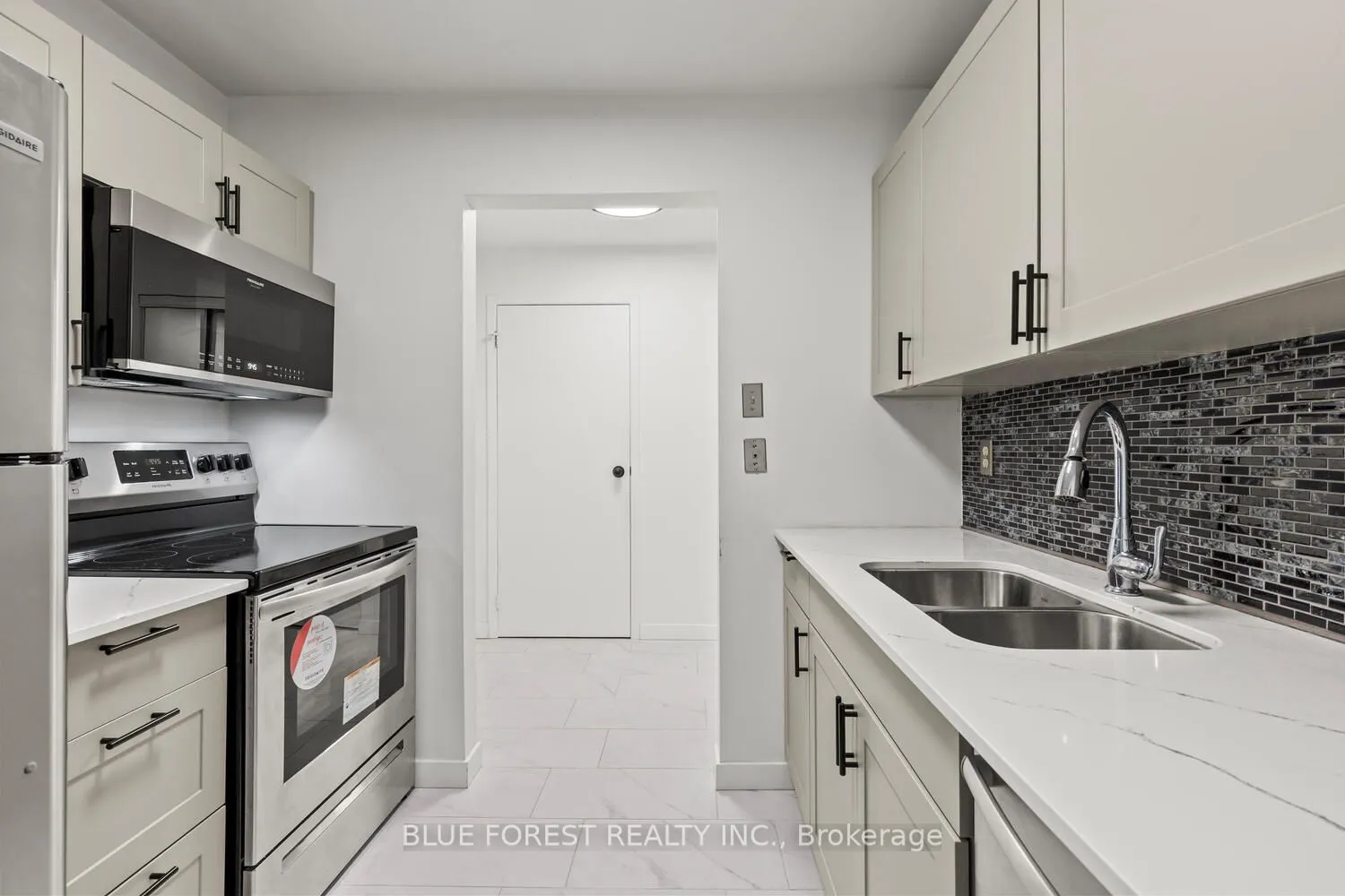 725 Deveron Crescent, #223