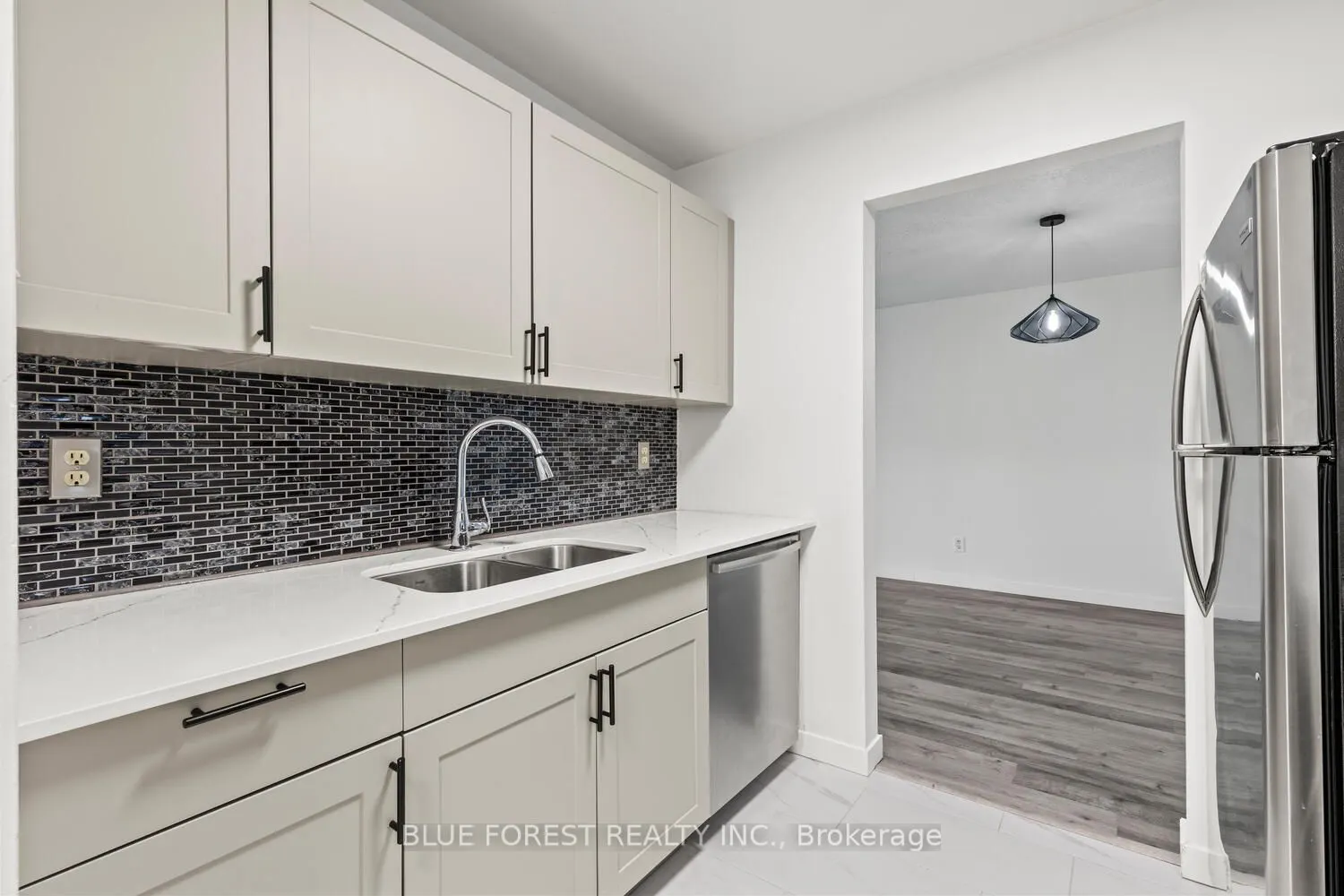 725 Deveron Crescent, #223