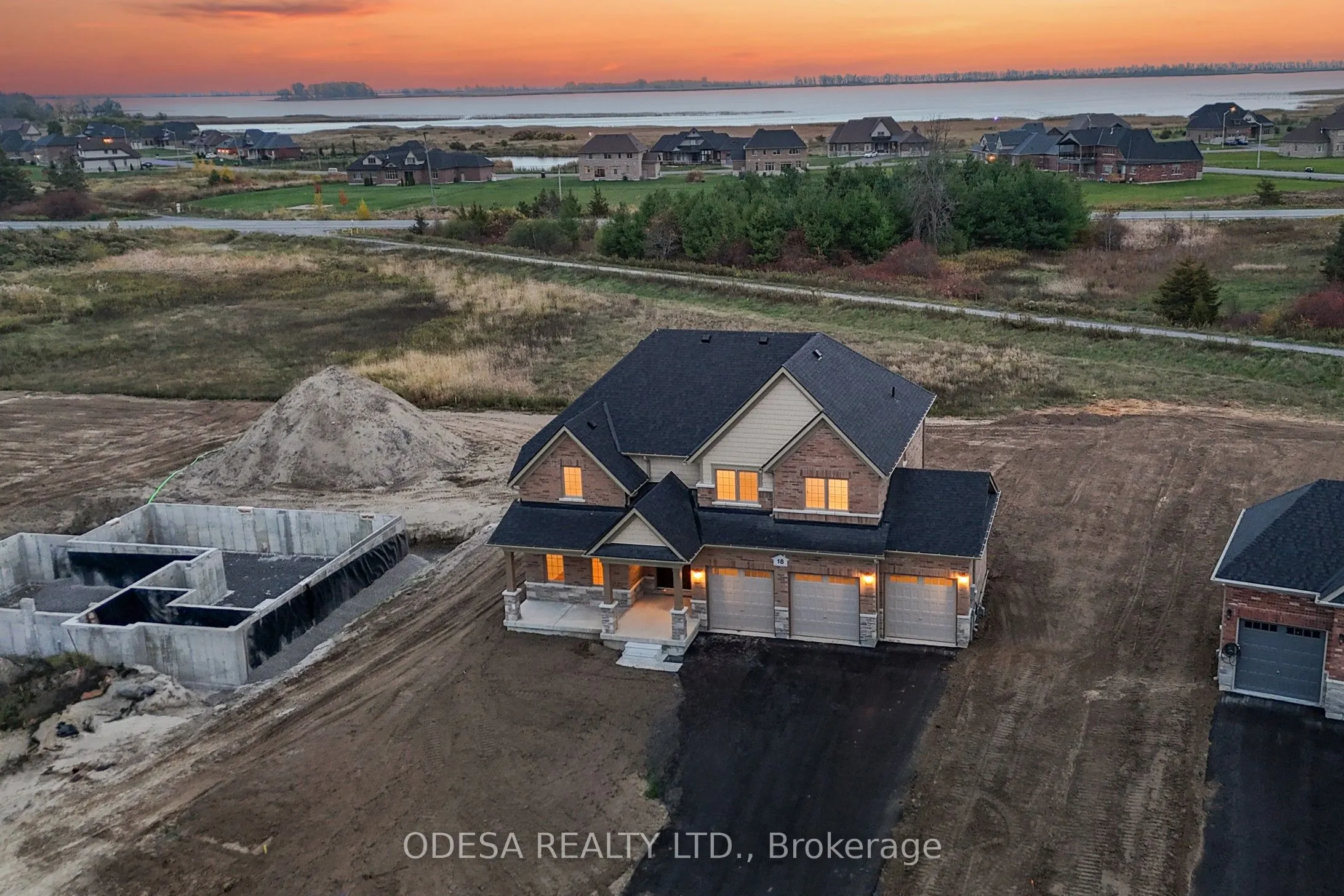 18 Blue Heron Drive W