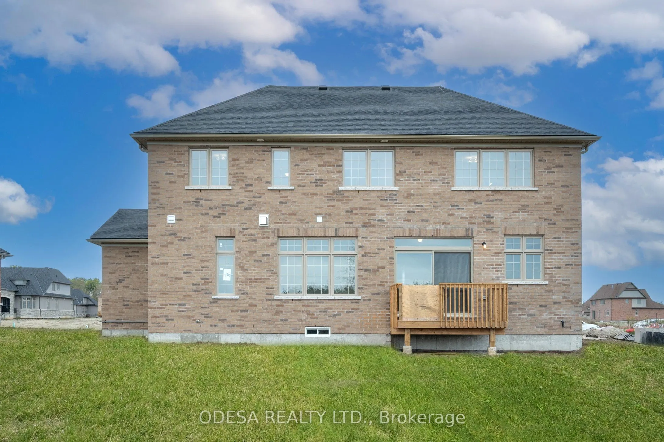 18 Blue Heron Drive W