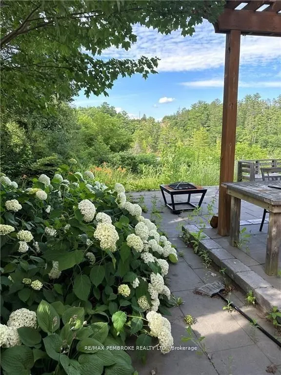 35 VERMONT MEADOWS Drive