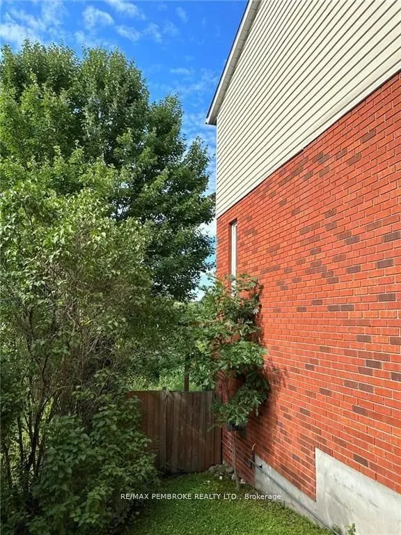 35 VERMONT MEADOWS Drive