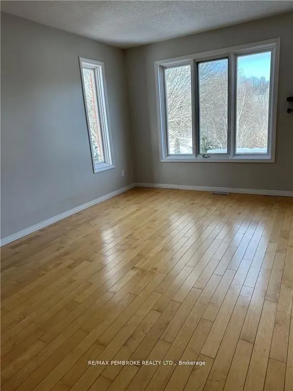 35 VERMONT MEADOWS Drive