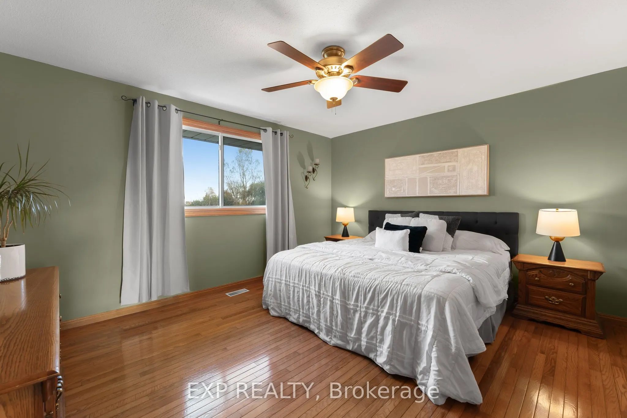 548 Millgrove Side Road