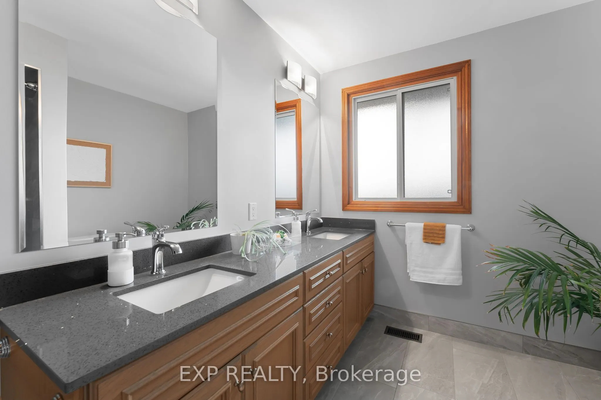 548 Millgrove Side Road