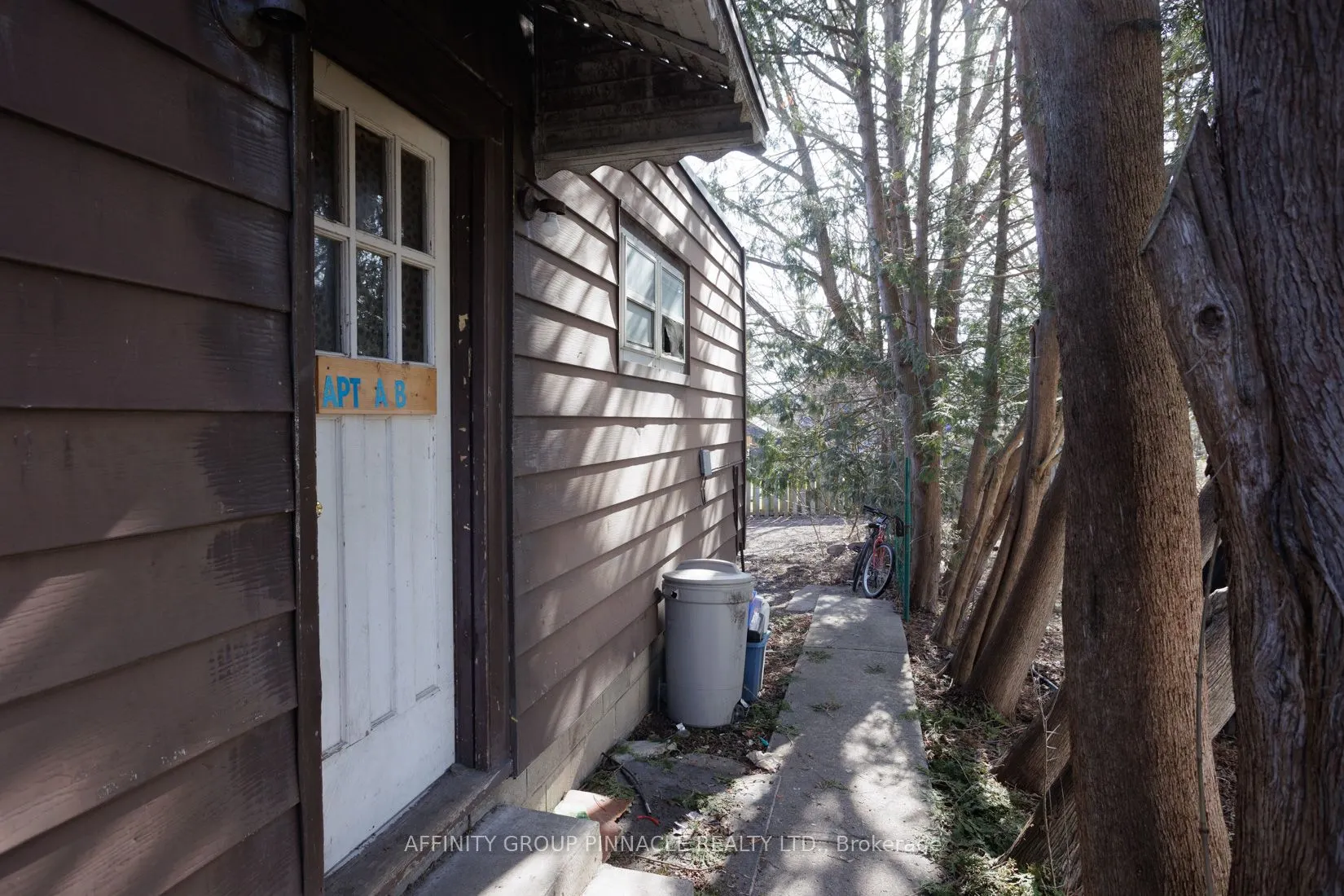 649 Charlotte Street