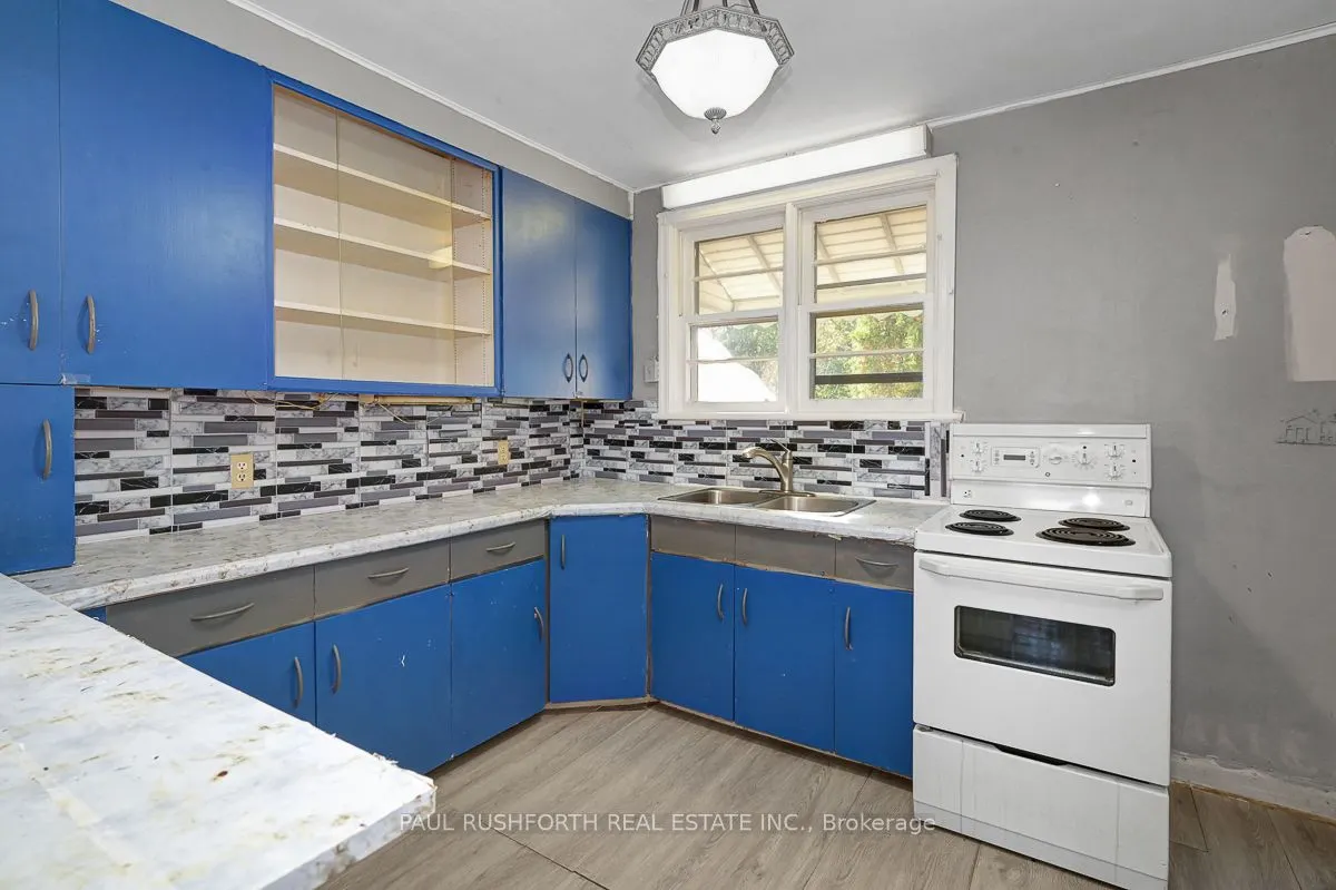 39 Cote De Neiges Road