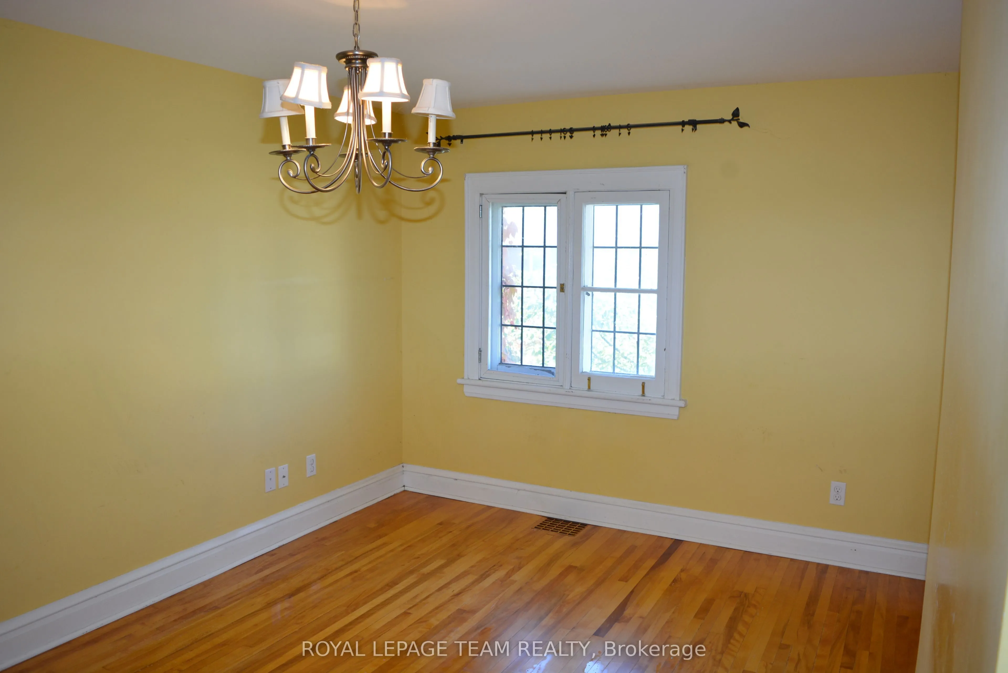 175 Breezehill Avenue N