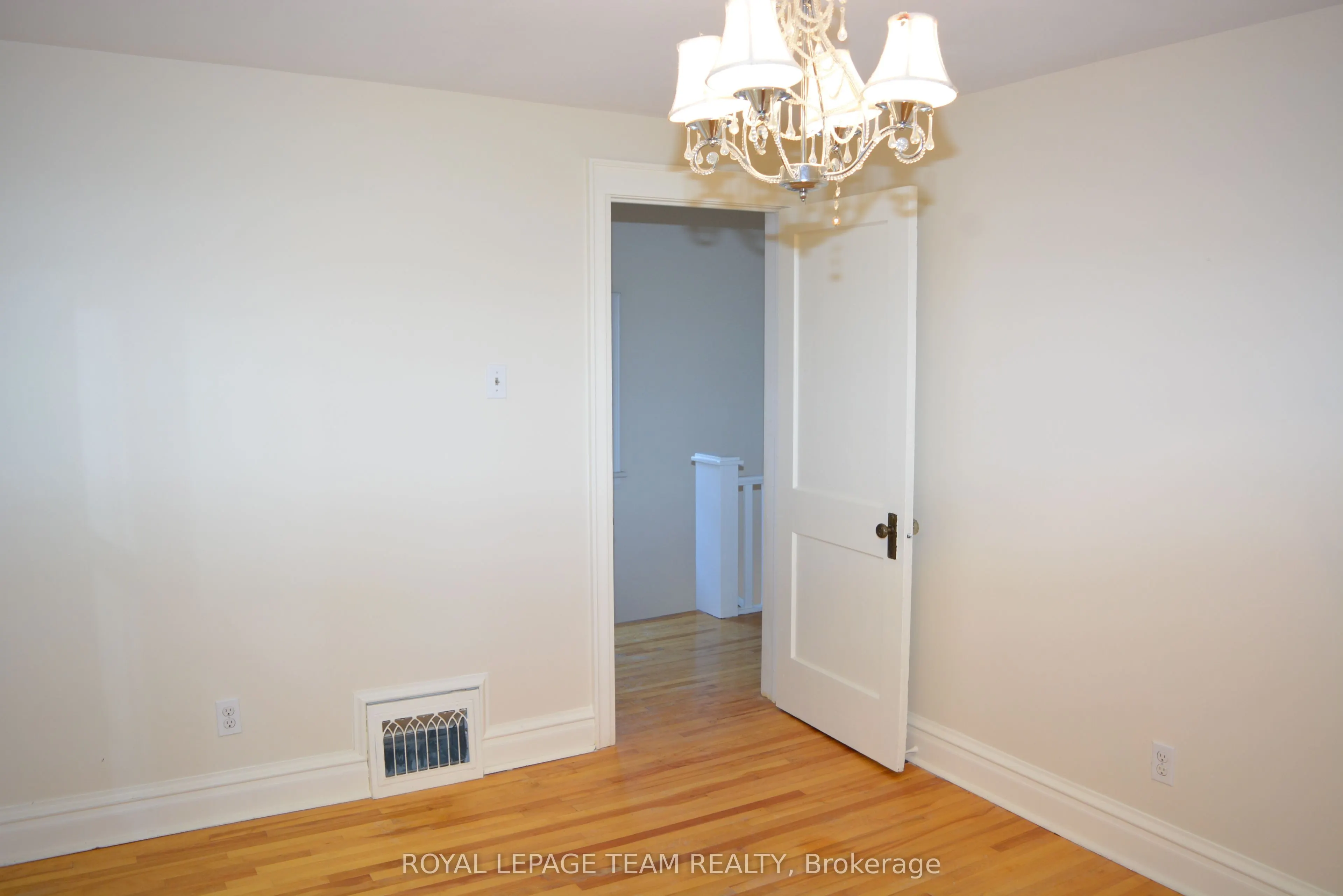 175 Breezehill Avenue N