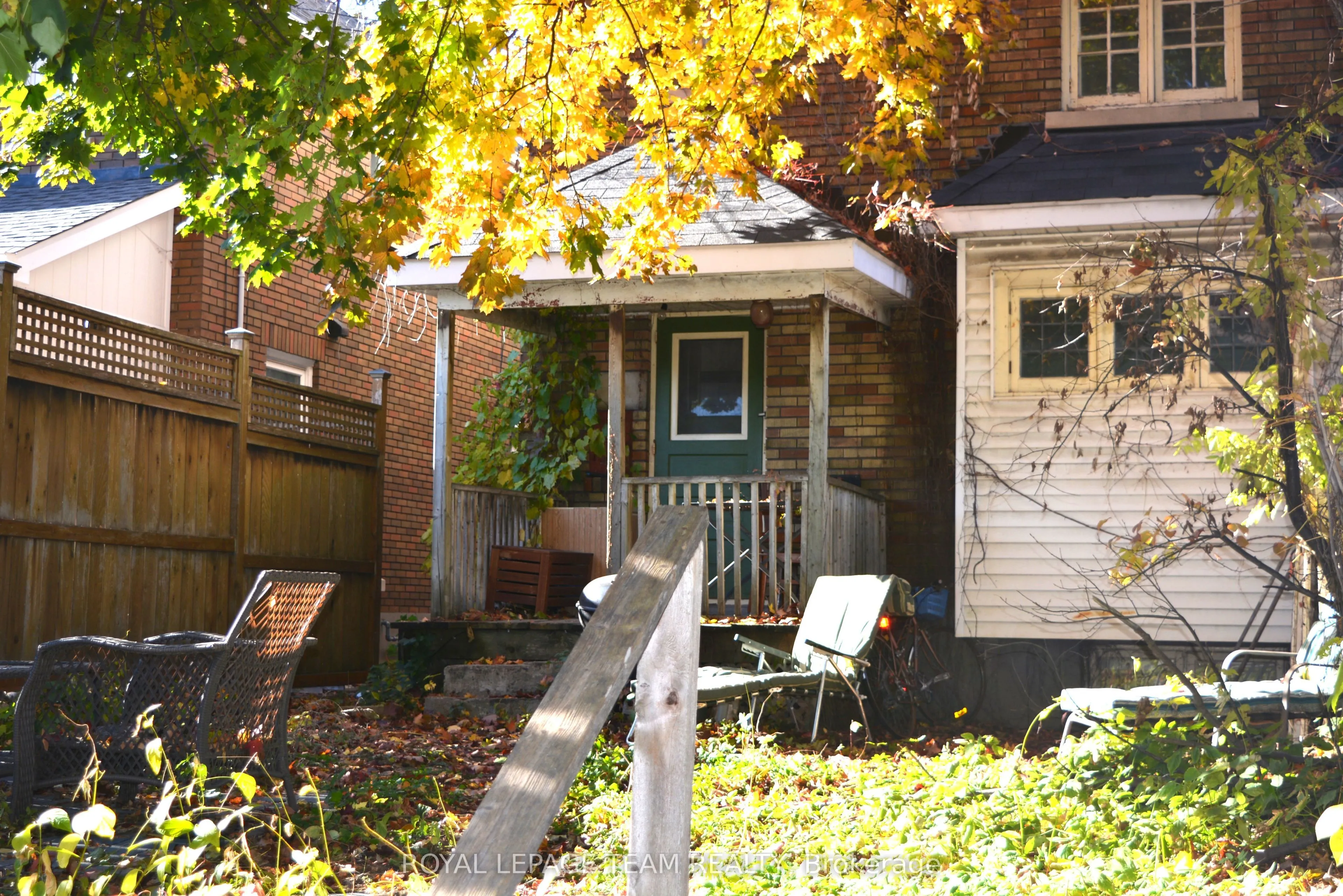 175 Breezehill Avenue N