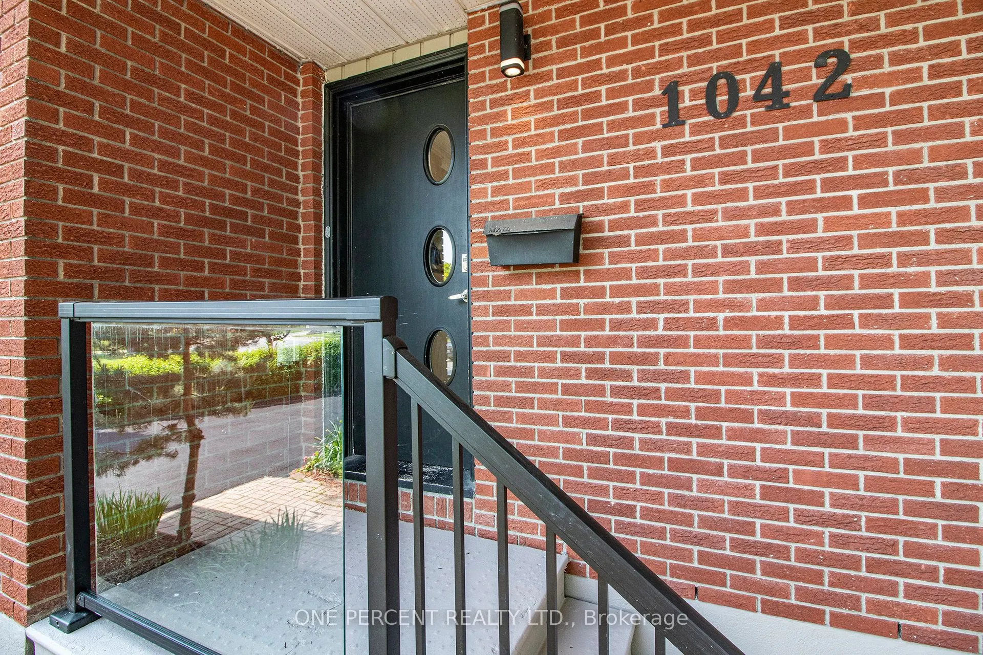 1042 Harkness Avenue