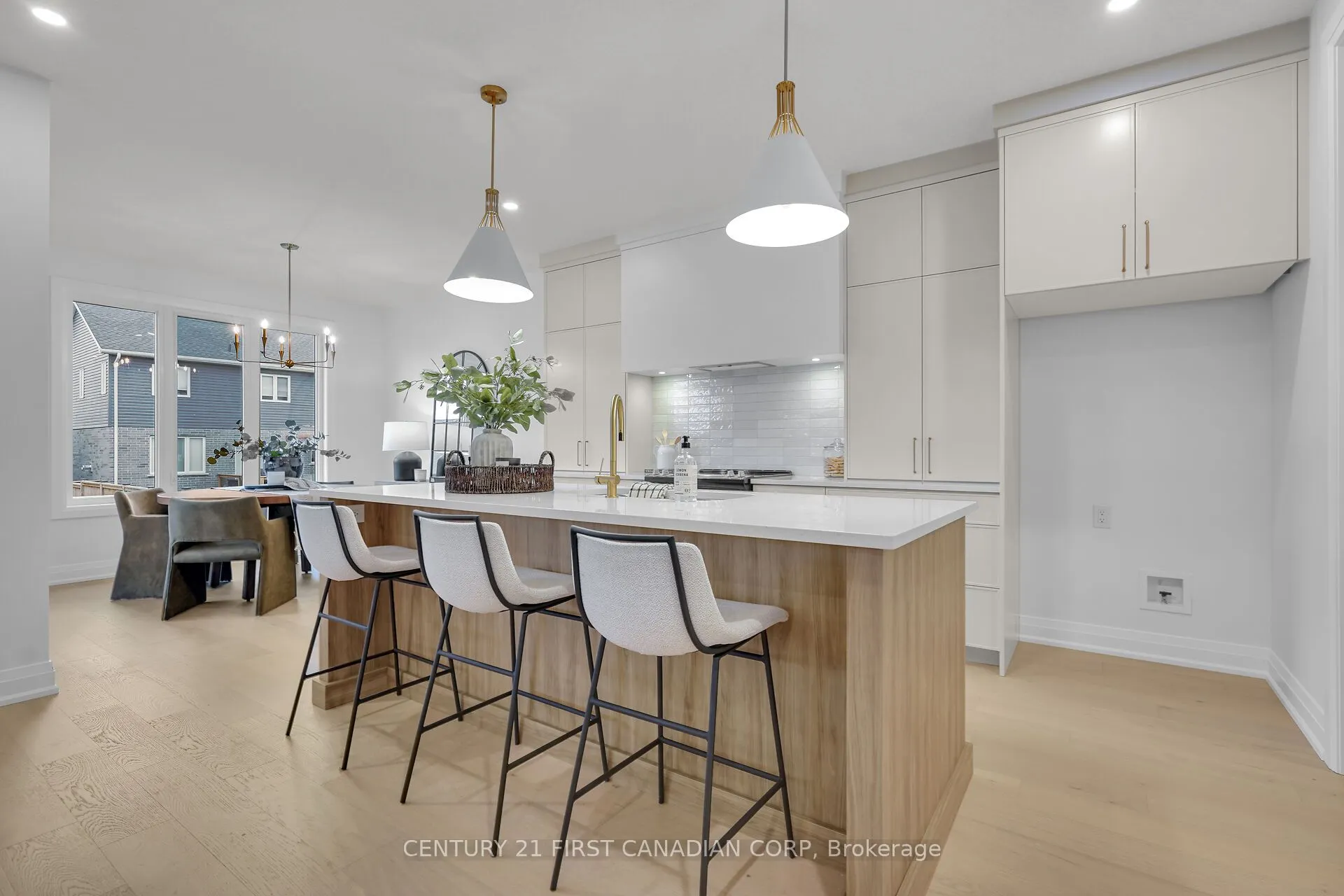 1918 Fountain Grass Drive