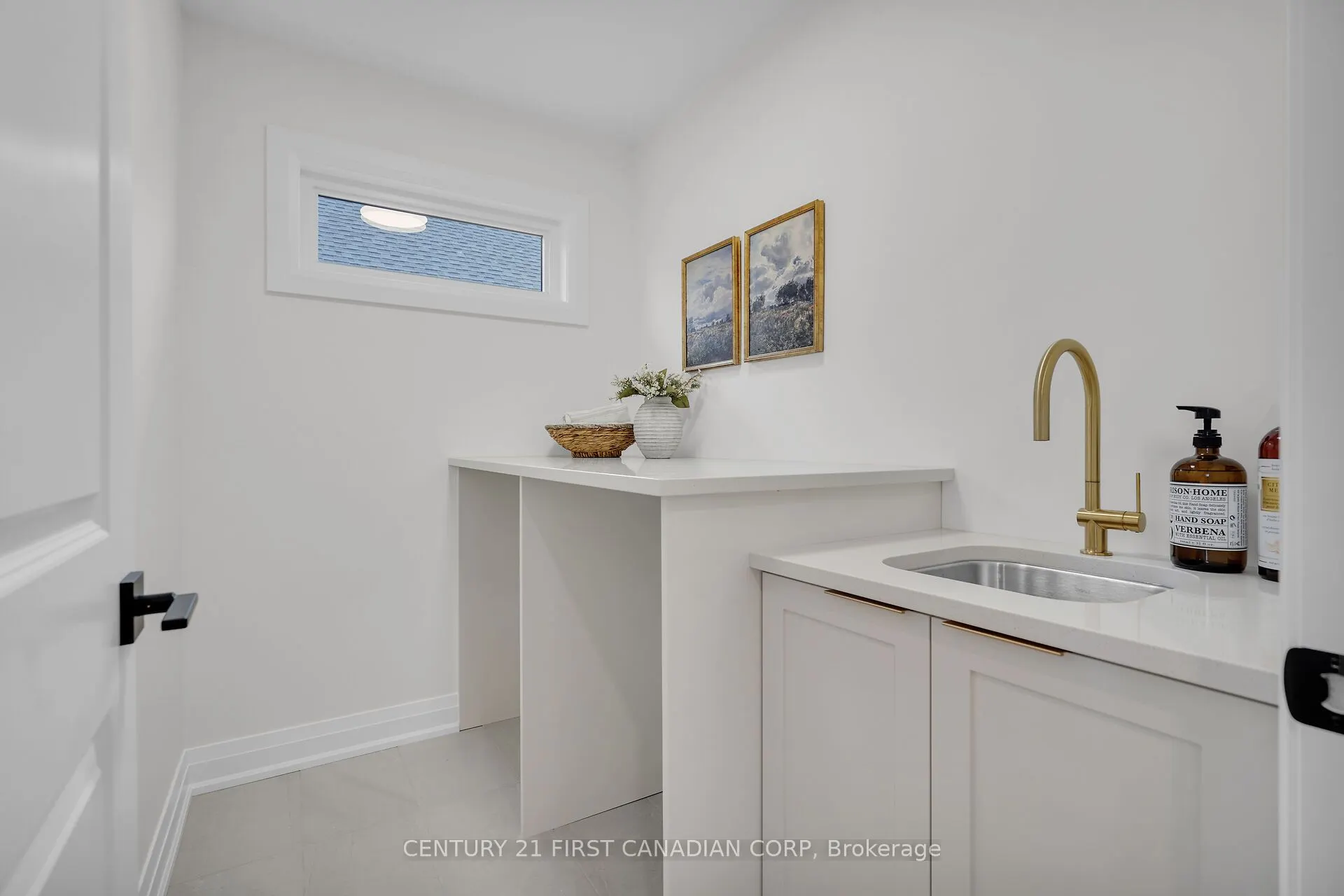 1918 Fountain Grass Drive