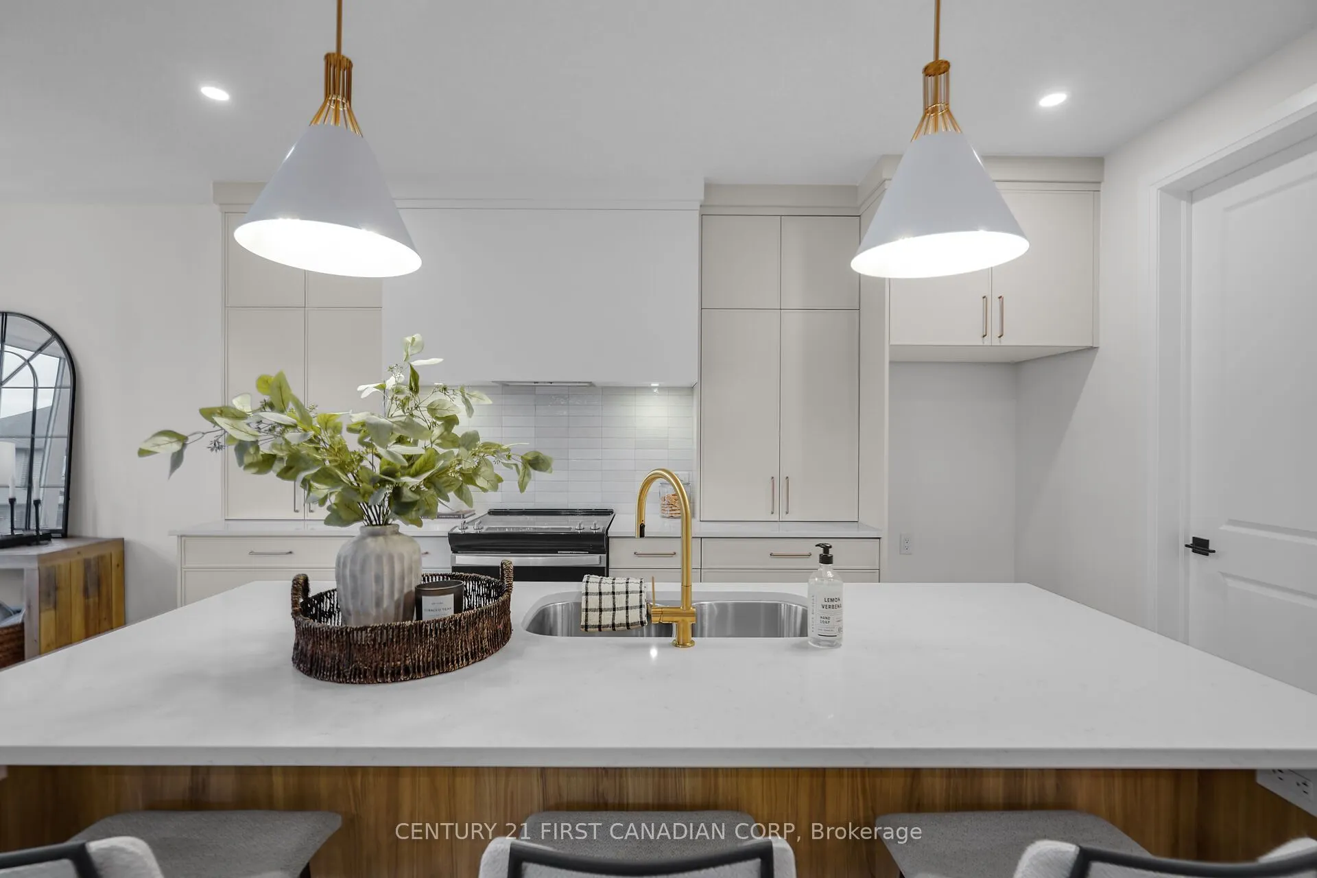 1918 Fountain Grass Drive