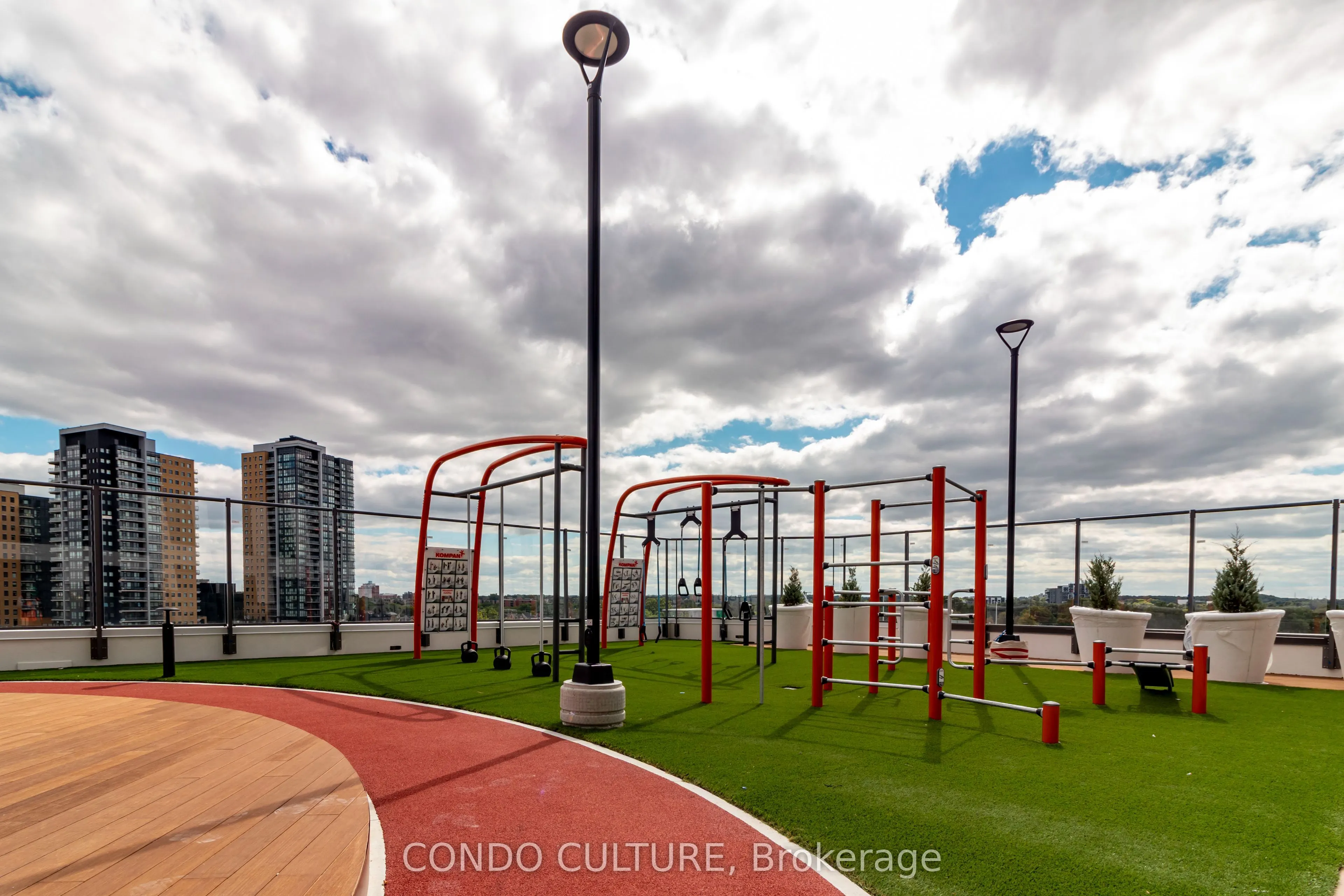 25 Wellington Street S, #2507