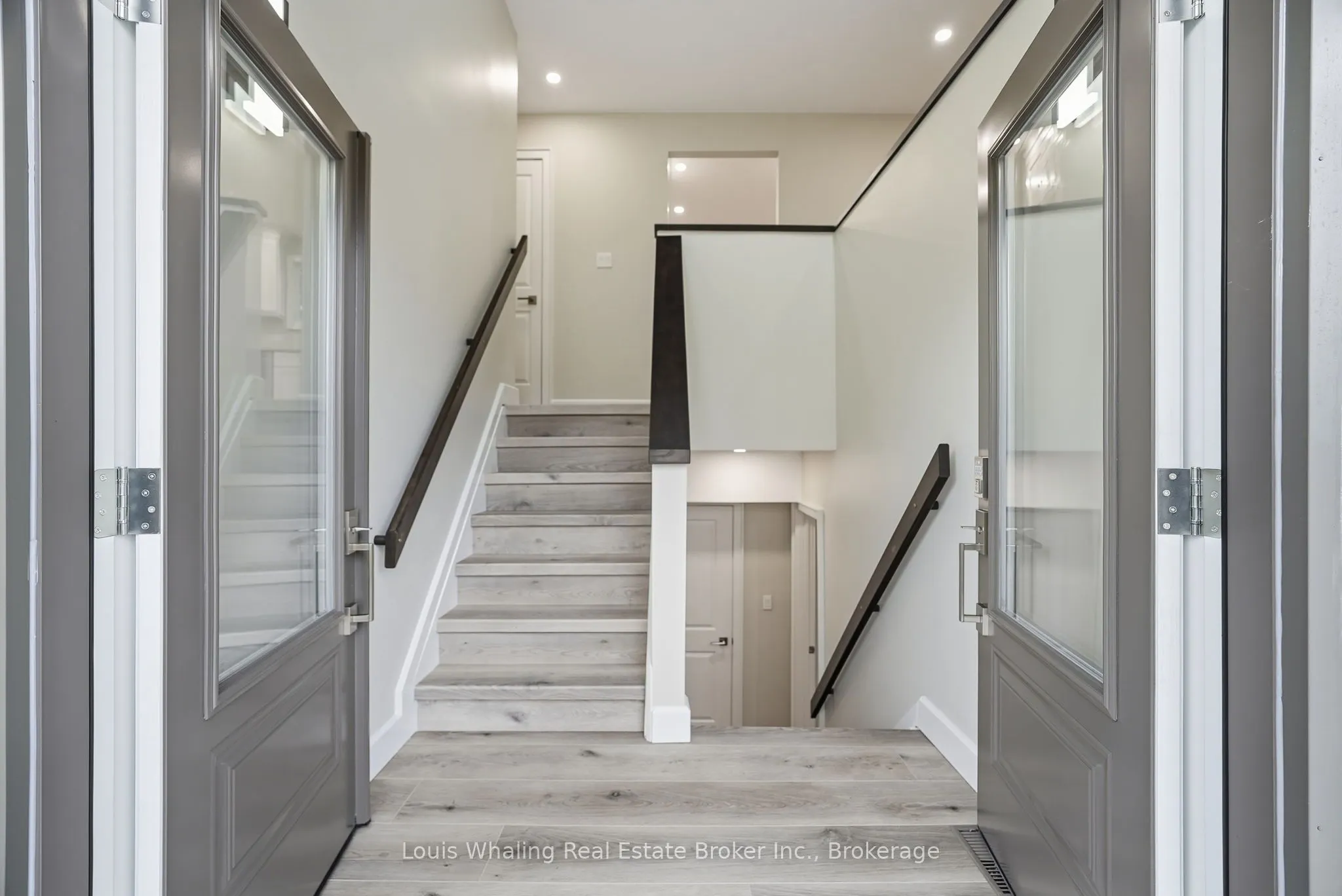 25 Dirstein Street N