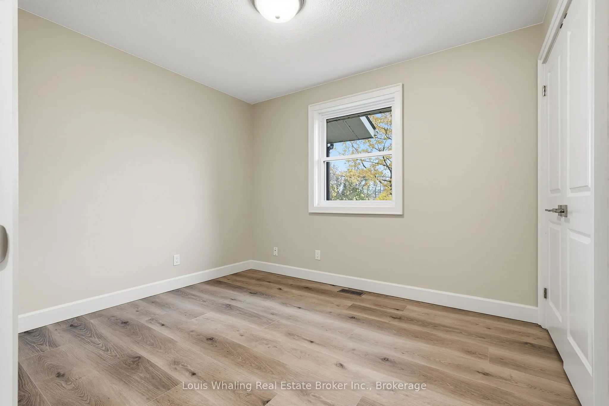 25 Dirstein Street N