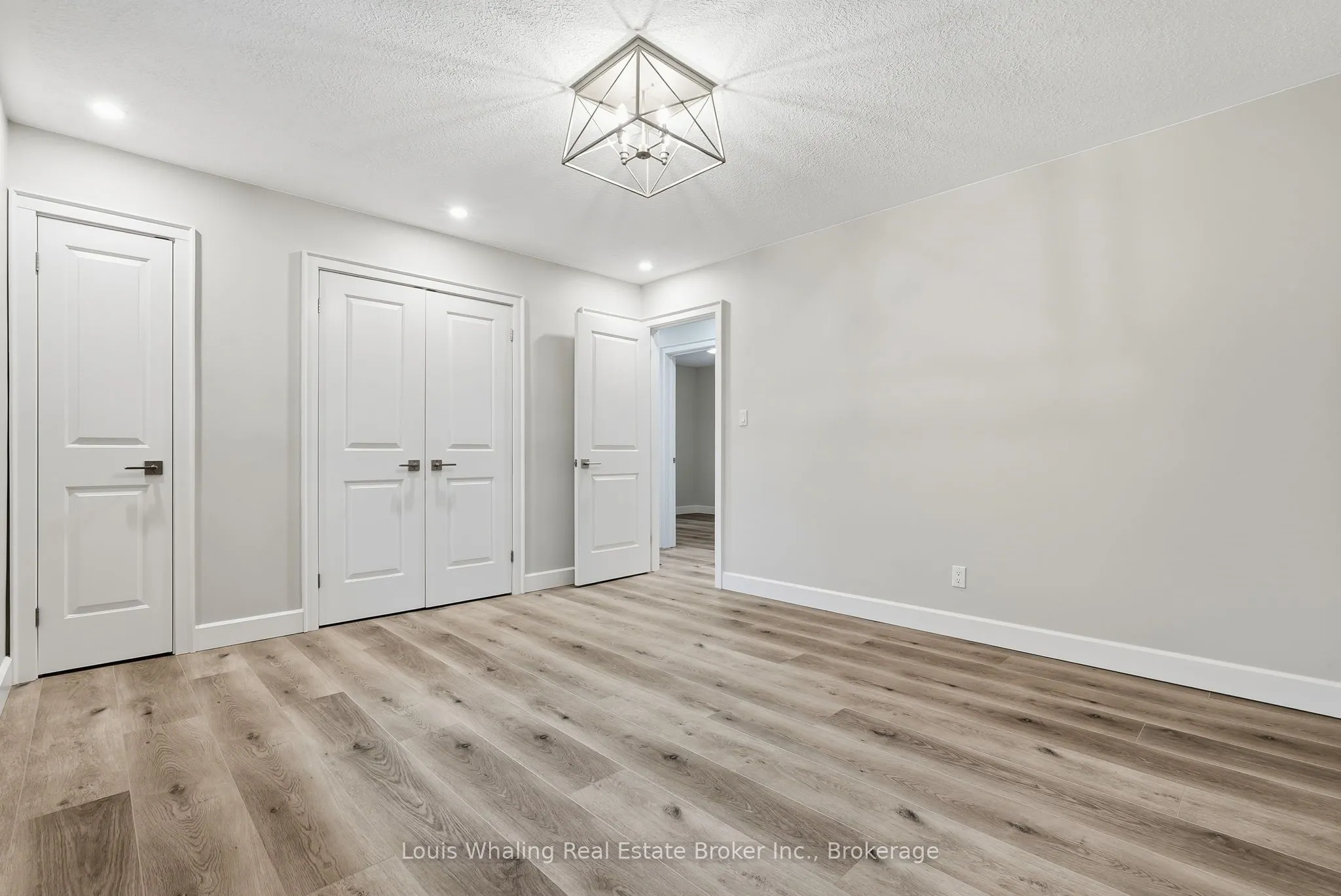 25 Dirstein Street N