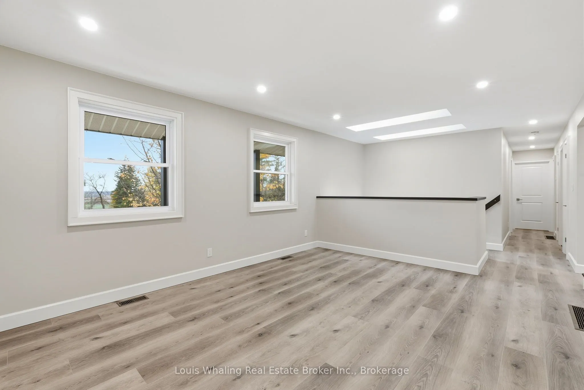 25 Dirstein Street N